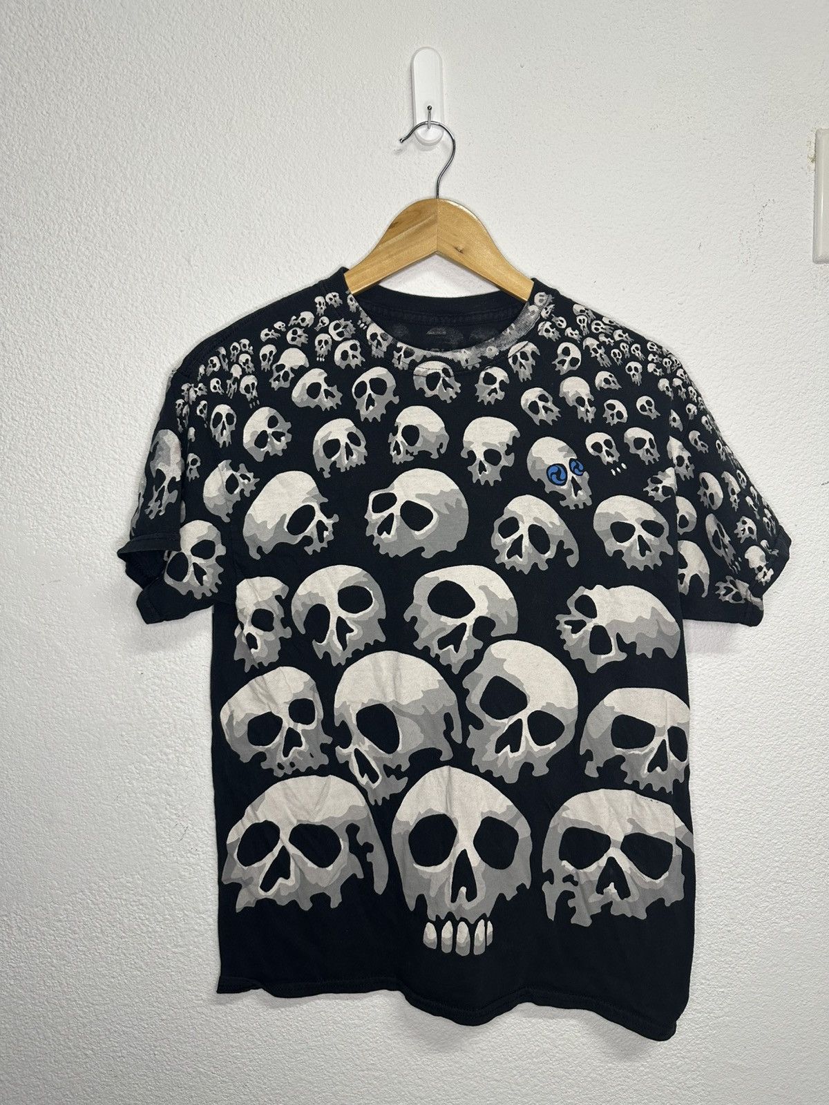 Liquid Blue Liquid blue skulls all over print T-shirt Size US M / EU 48-50 / 2 - 1 Thumbnail