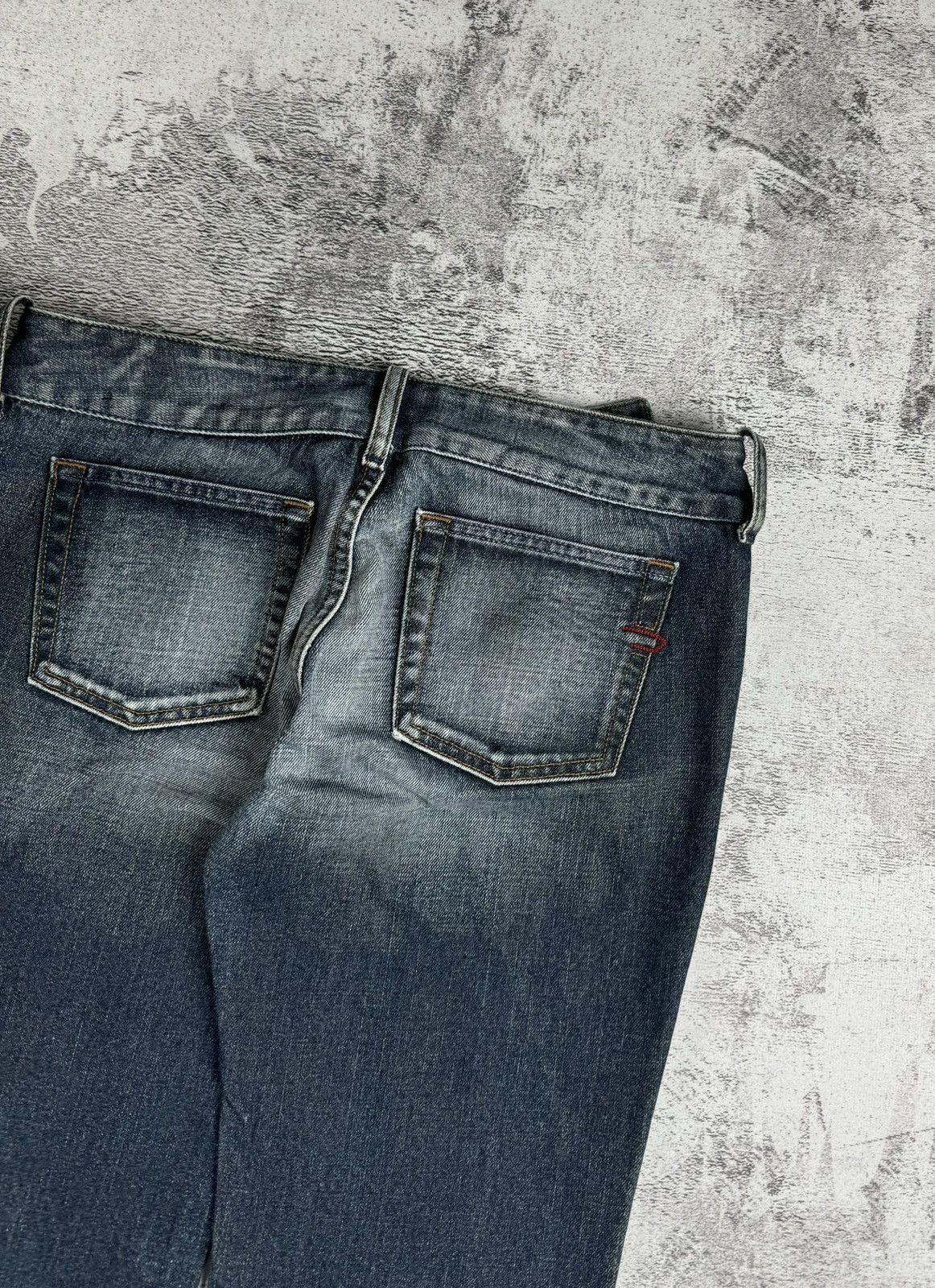 Diesel Diesel Cherone Y2K Distressed Denim Straight Jeans Trousers Size 30" / US 8 / IT 44 - 20 Thumbnail