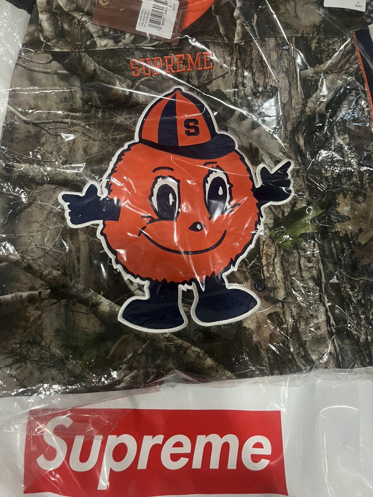 Supreme Supreme FW24 NCAA Syracuse Hockey Jersey WoodlandCamo Size US M / EU 48-50 / 2 - 1 Thumbnail