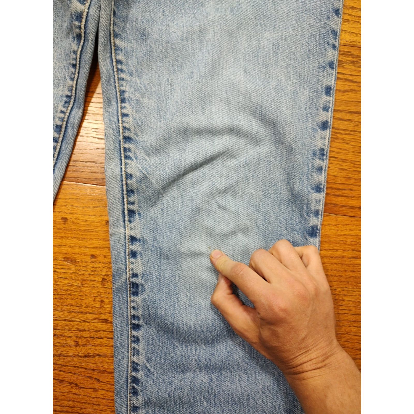 Levi's VINTAGE Levi's 550 Jeans Womens 33 x 32 Light Wash Tapered Denim 5-Pocket Red Tab 90s Womens Jeans Size 24" / US 00 / IT 34 - 6 Thumbnail