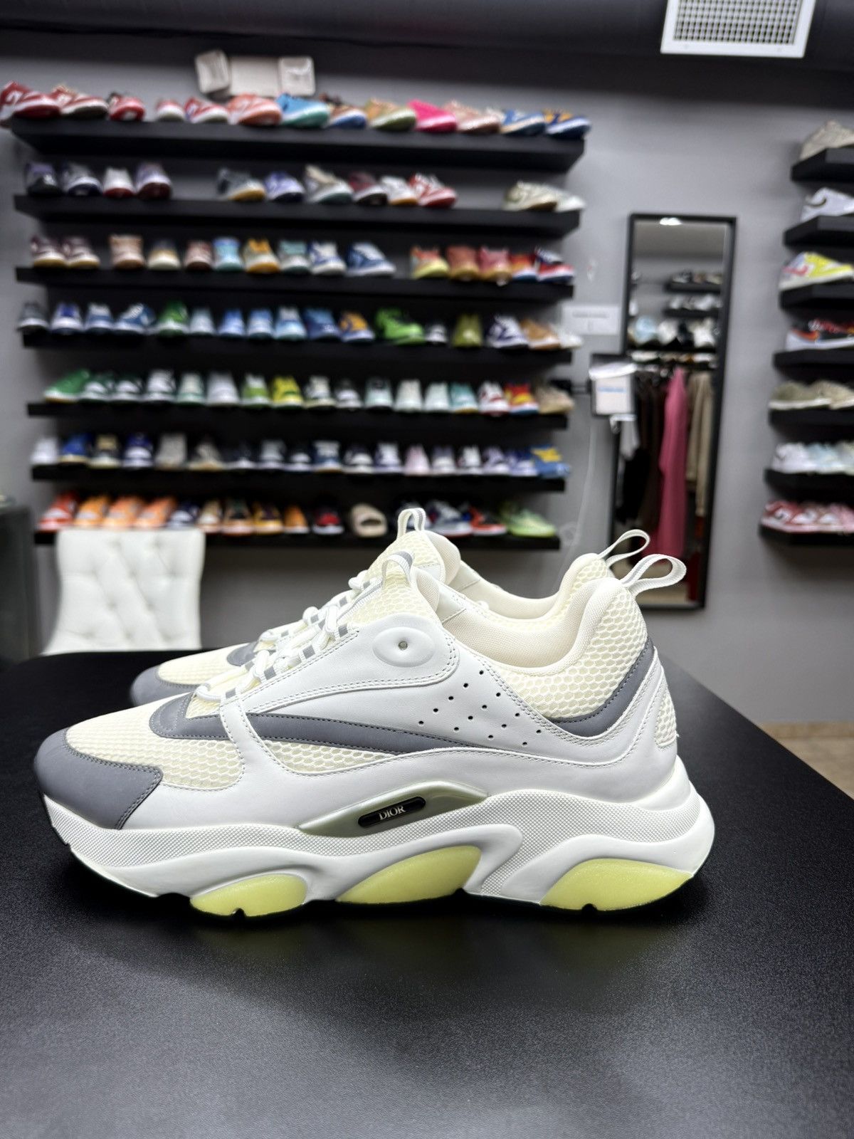 Dior AUTHENTIC Dior B22 White Silver Size 47 / 14 US Size US 14 / EU 47 - 6 Thumbnail