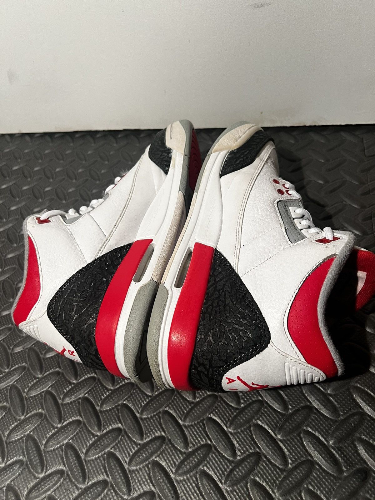 Jordan Brand CLEAN Air Jordan 3 Retro 2013 Fire Red size 7.5 Womens Shoes Size US 7.5 / IT 37.5 - 6 Thumbnail