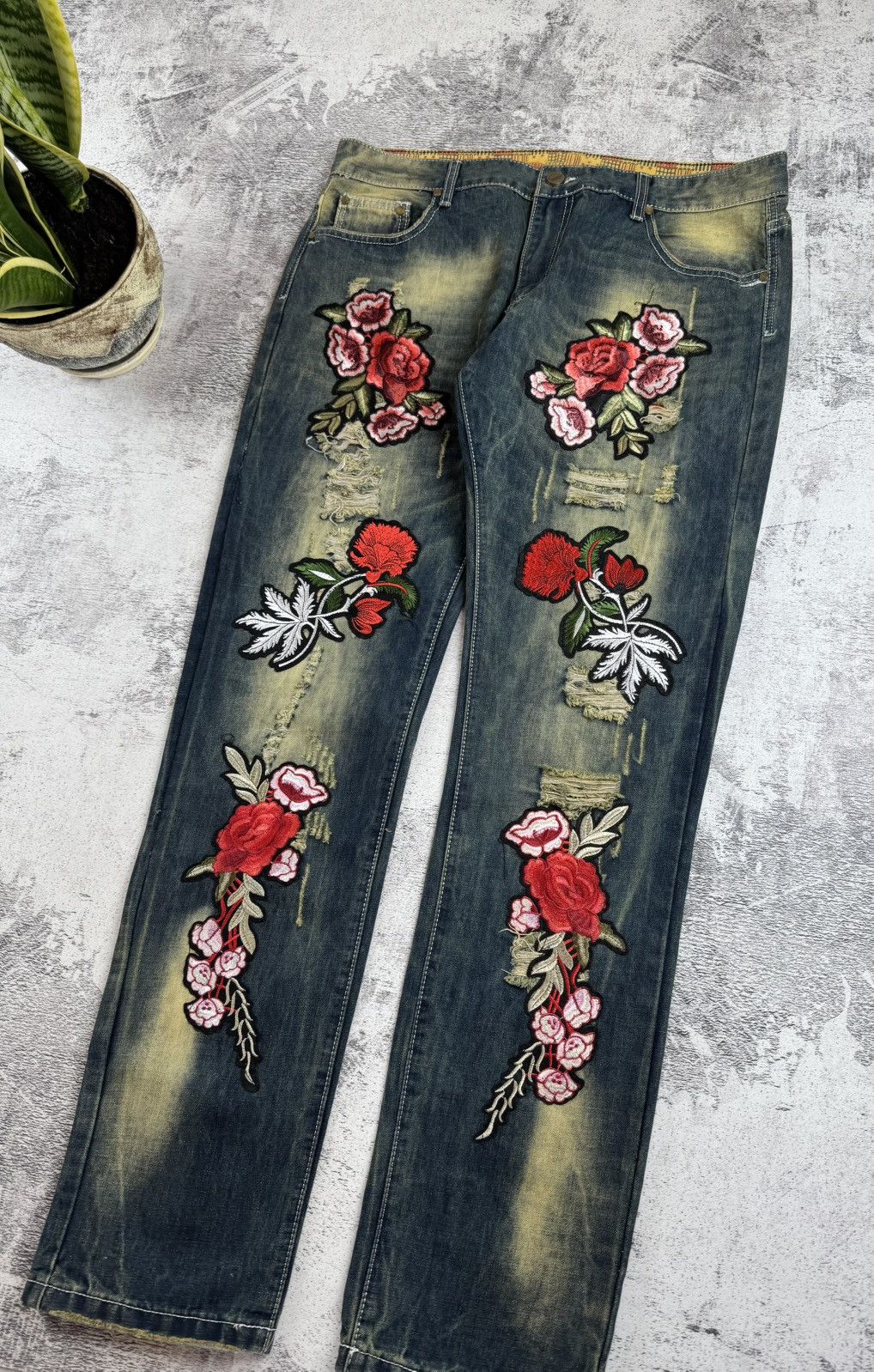 Japanese Brand Rose Embroidered Faded Skate Relaxed Jeans Pants Trousers Size US 38 / EU 54 - 4 Thumbnail