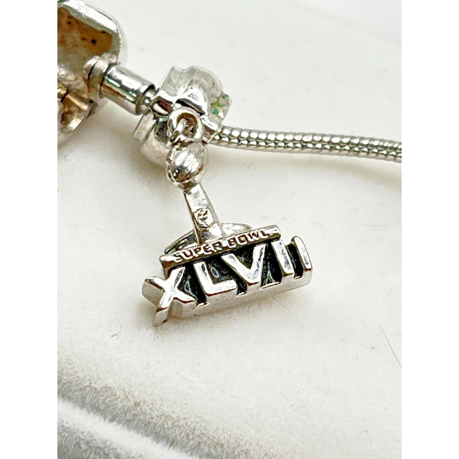 NADA Baltimore Ravens NFL 15 Charm Super Bowl XLVII BE Bracelet Size ONE SIZE - 8 Thumbnail