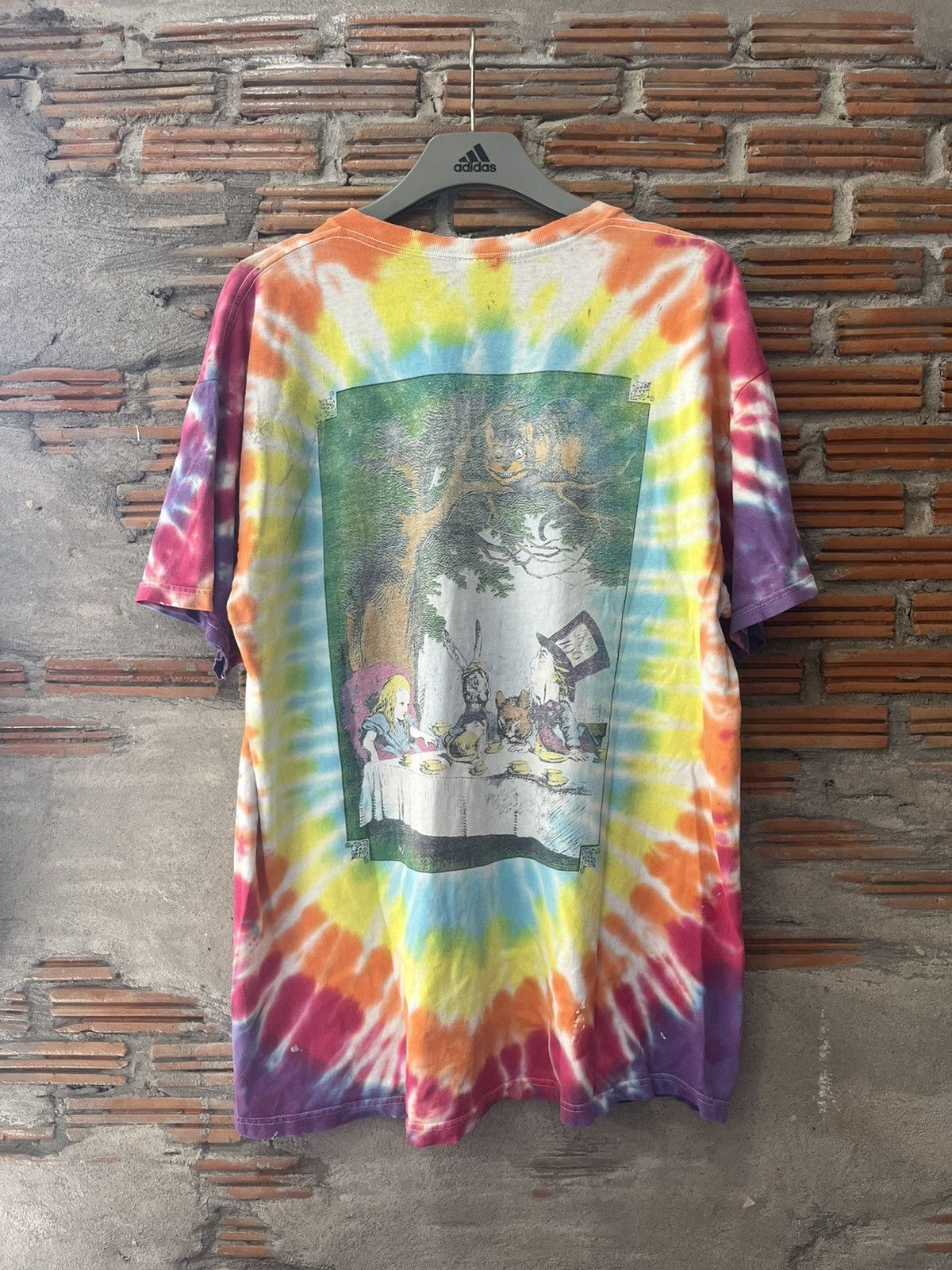 Arts & Science Vintage Alice In Wonderland 1997’s tie dye Very worn Tshirt Size US XL / EU 56 / 4 - 3 Thumbnail