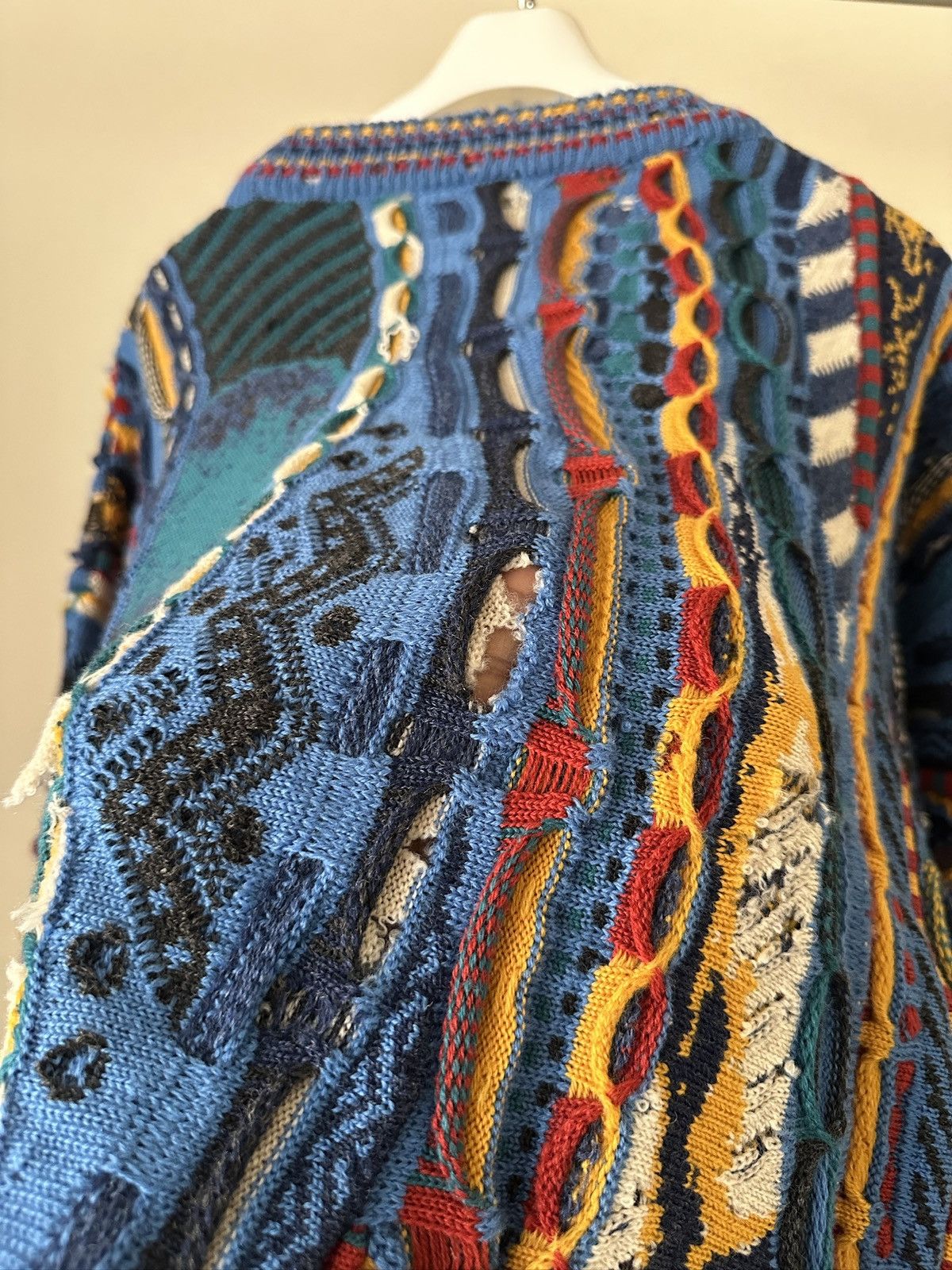 Coogi 1990s Carlo Alberto Distressed 3D knitted sweatshirt Size US M / EU 48-50 / 2 - 8 Thumbnail