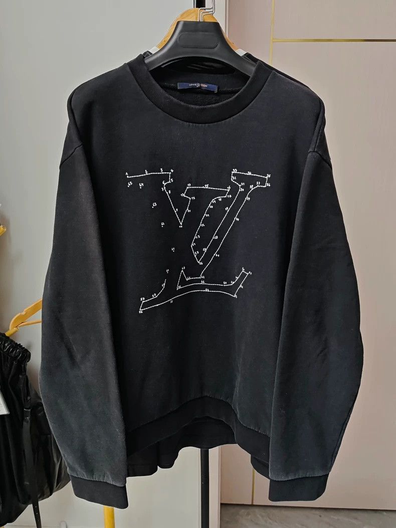Louis Vuitton Louis Vitton Embroidered Classic Sweatshirt 2503-Nextarrow Size US L / EU 52-54 / 3 - 1 Thumbnail