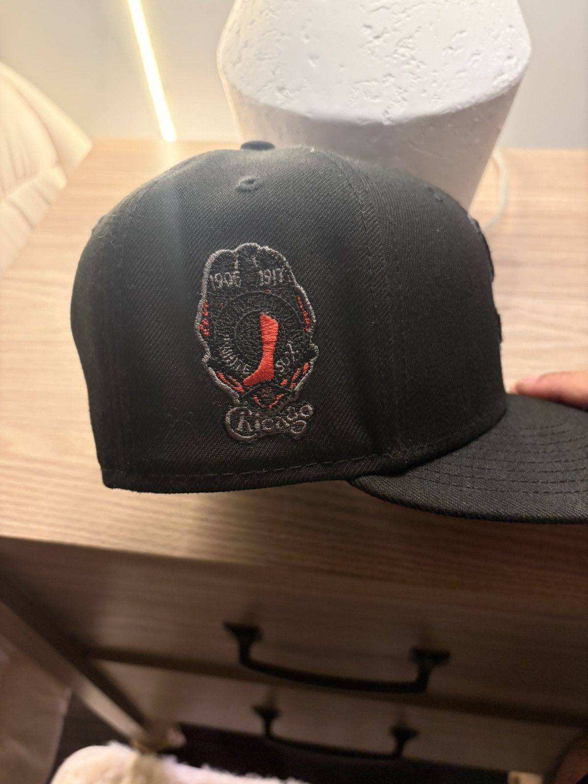 New Era New Era 59FIFTY Chicago White Sox Black Cap Size 7 Size 30 - 2 Thumbnail