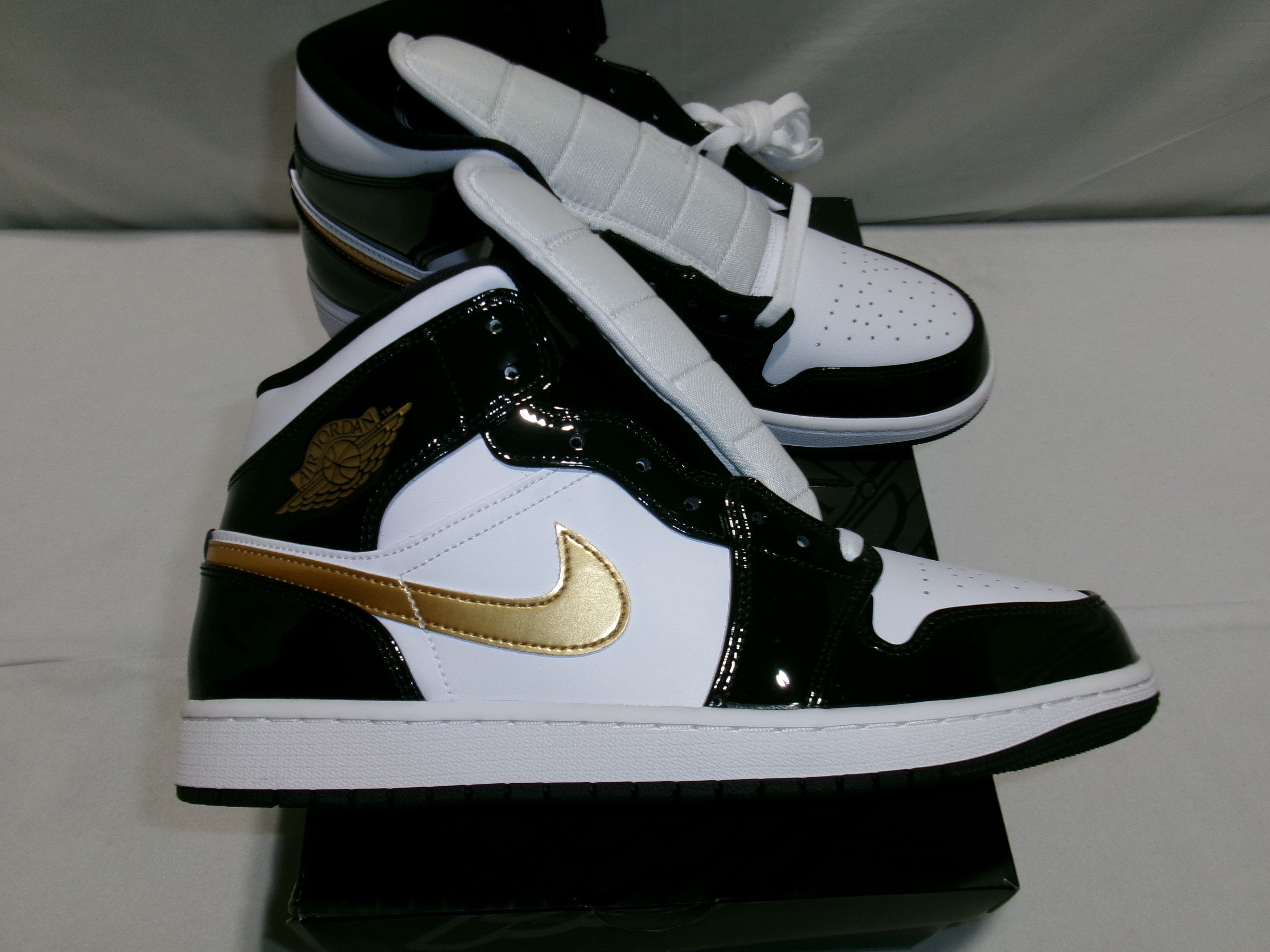 Jordan Mid Patent 'Black Gold'