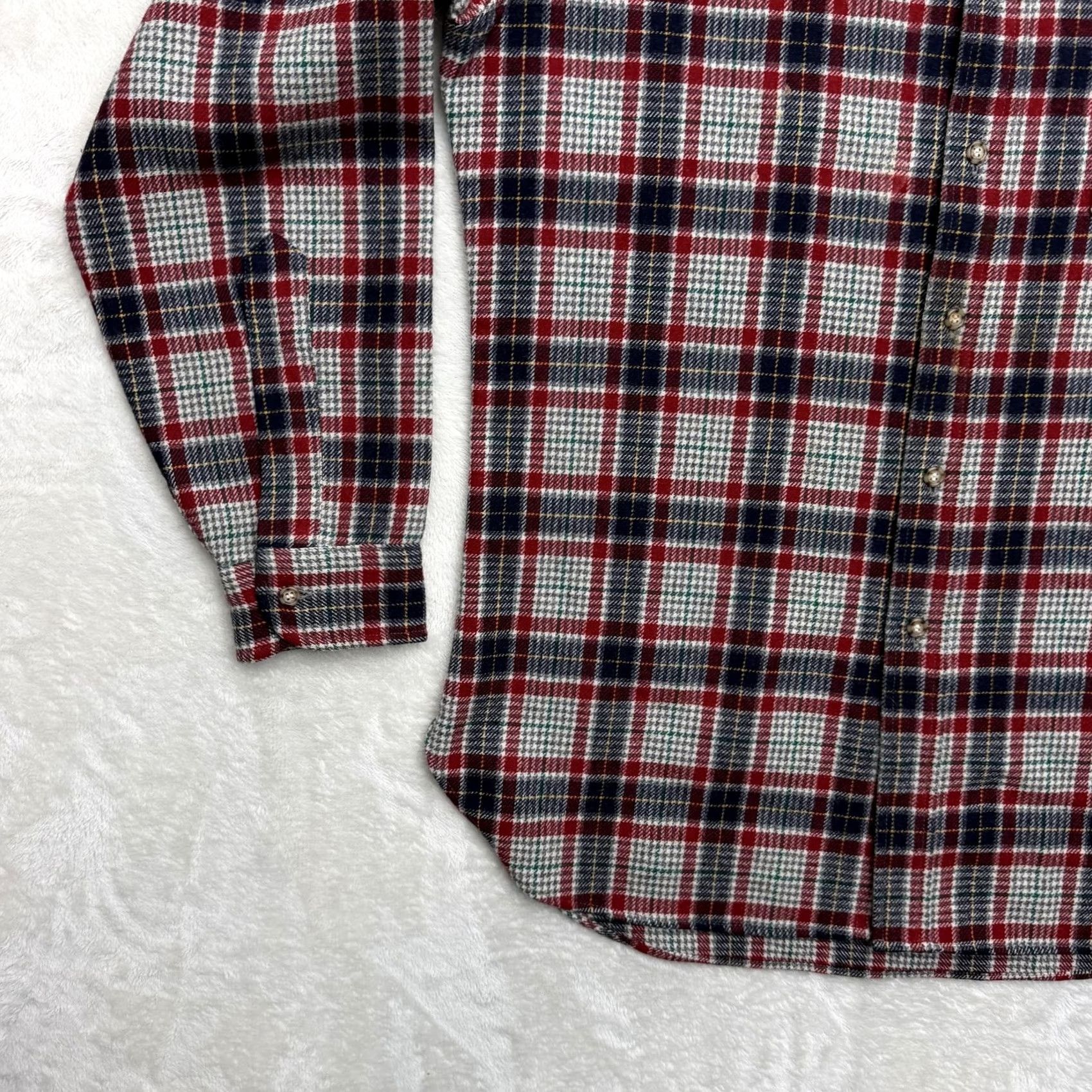 Pendleton VINTAGE Pendleton Flannel Shirt Mens L Button Up Red Plaid Wool Made In USA Size US L / EU 52-54 / 3 - 7 Thumbnail