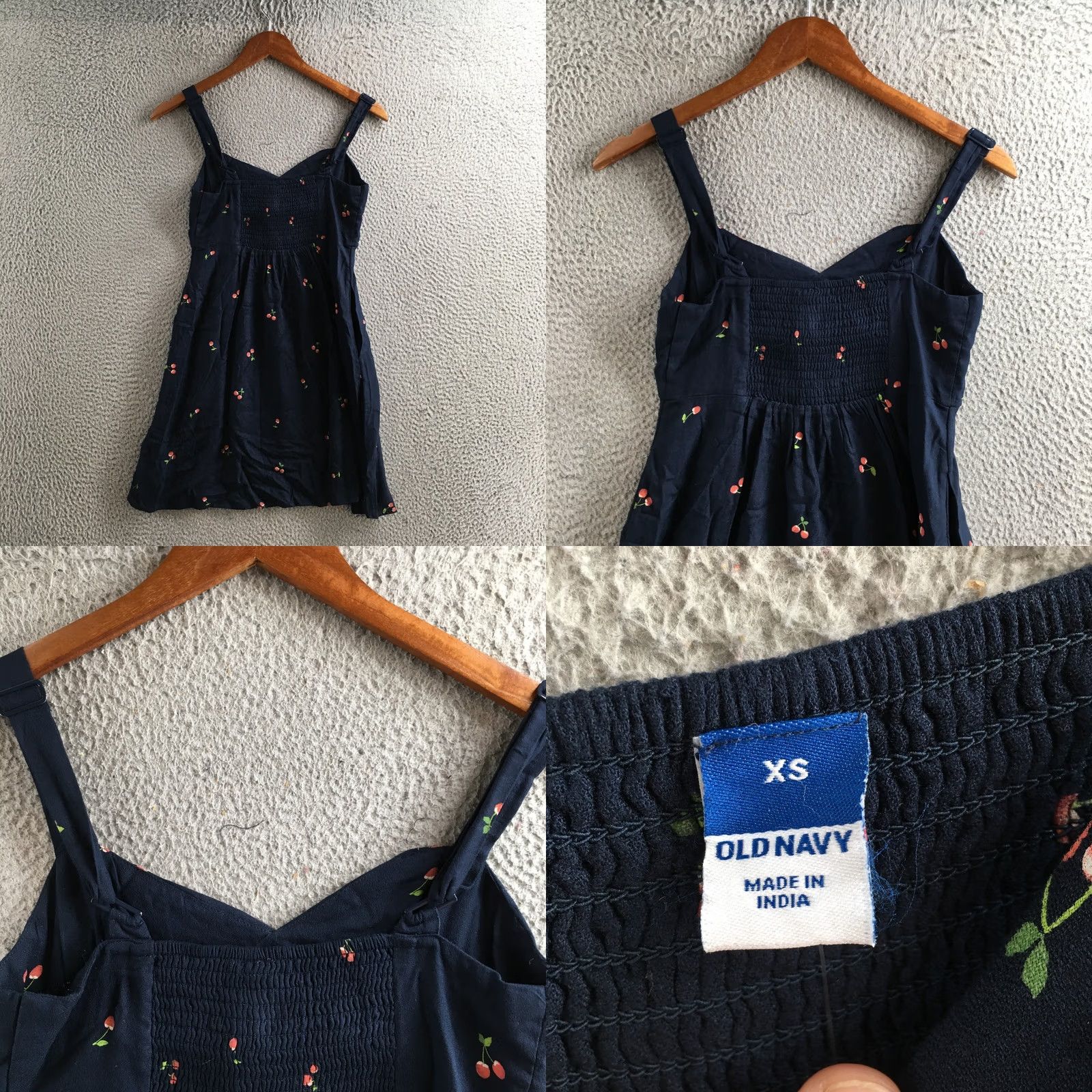 Old Navy Old Navy Smocked Crepe Mini Dress Womens XS Blue Cherry Print Sleeveless Casual Size XS / US 0-2 / IT 36-38 - 8 Thumbnail
