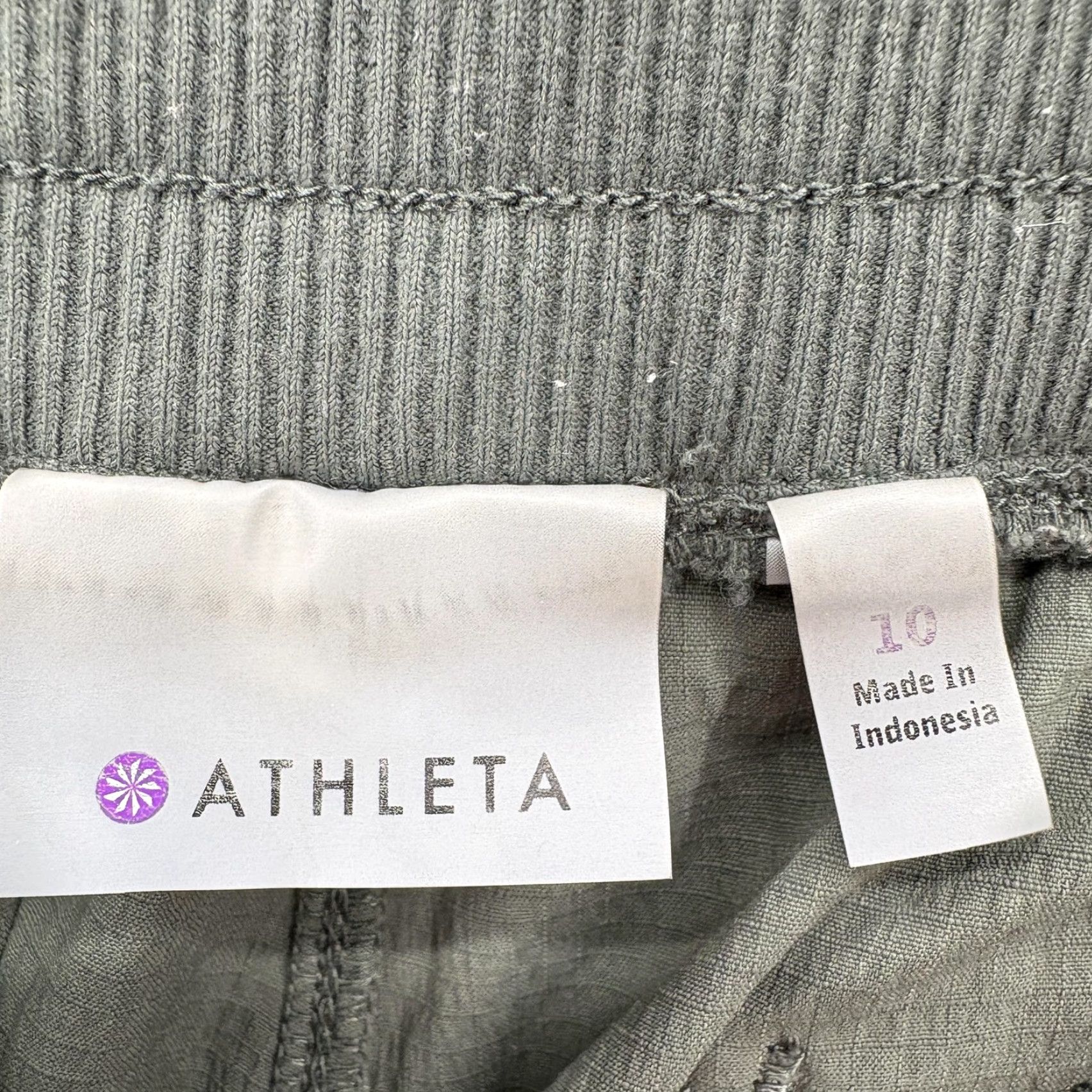 Athleta Athleta Womens Jogger Pants 10 Green Nylon Stretch Zip Pockets Hiking Athleisure Tapered Pocketed Lightweight Woven Size 32" / US 10 / IT 46 - 4 Thumbnail