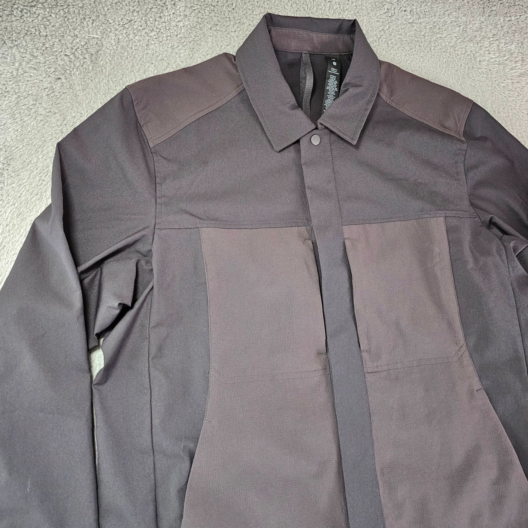 Lululemon Lululemon Jacket Mens Large Grey Snap Front Collared Coat Outerwear Quick Dry Water Resistant Wind-Resistant Pockets Zipped Size US L / EU 52-54 / 3 - 3 Thumbnail
