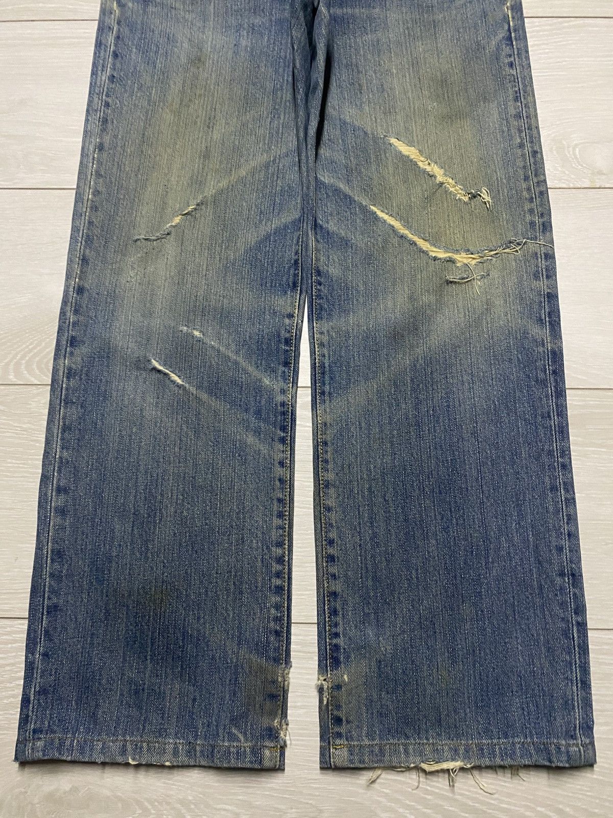 Uniqlo Vintage Japanese Brand Uniqlo Mud Wash Distressed Loose Jean Size US 30 / EU 46 - 5 Thumbnail