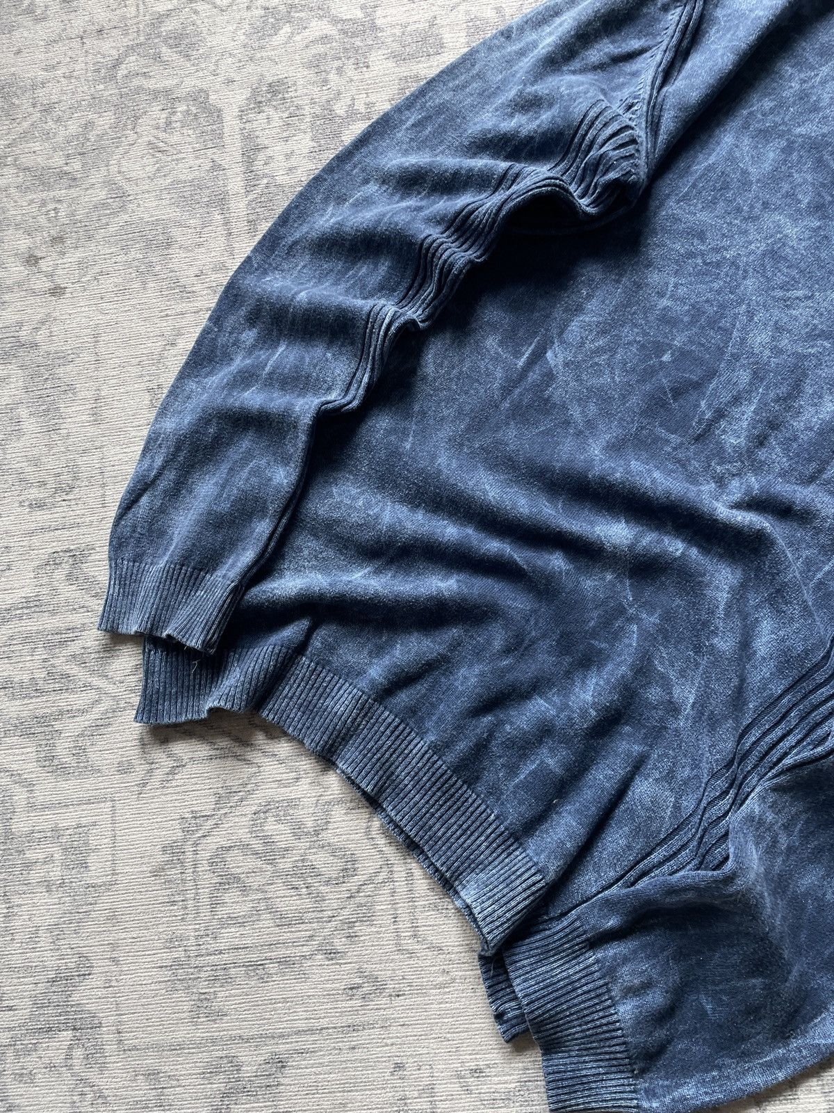 Vintage Vintage Armani Sweater Avant Garde Washed Y2K Slim Japanese Size US M / EU 48-50 / 2 - 10 Thumbnail