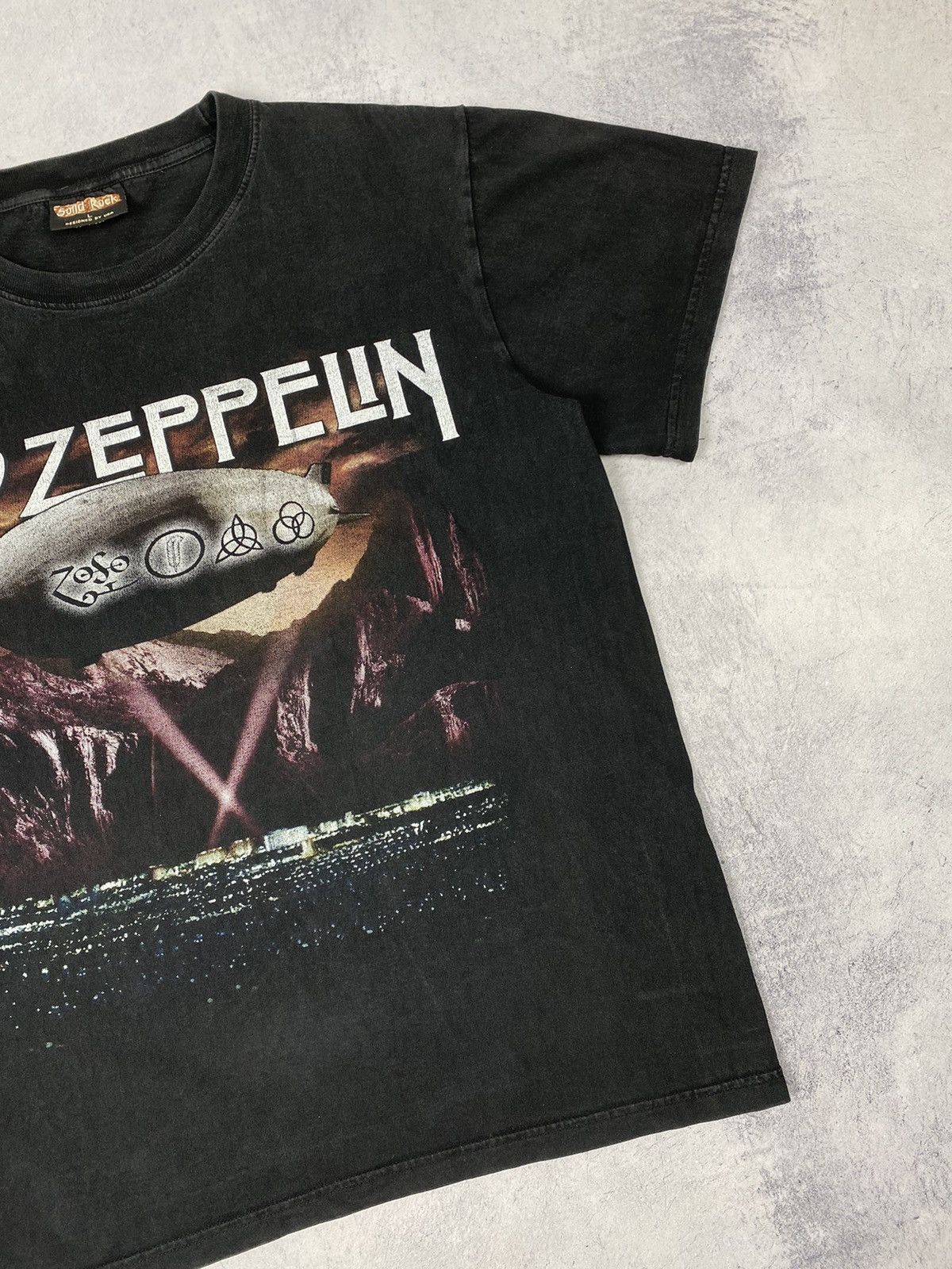 Vintage Vintage 90s Led Zeppelin Zoso Winterland Tee Size US L / EU 52-54 / 3 - 4 Thumbnail