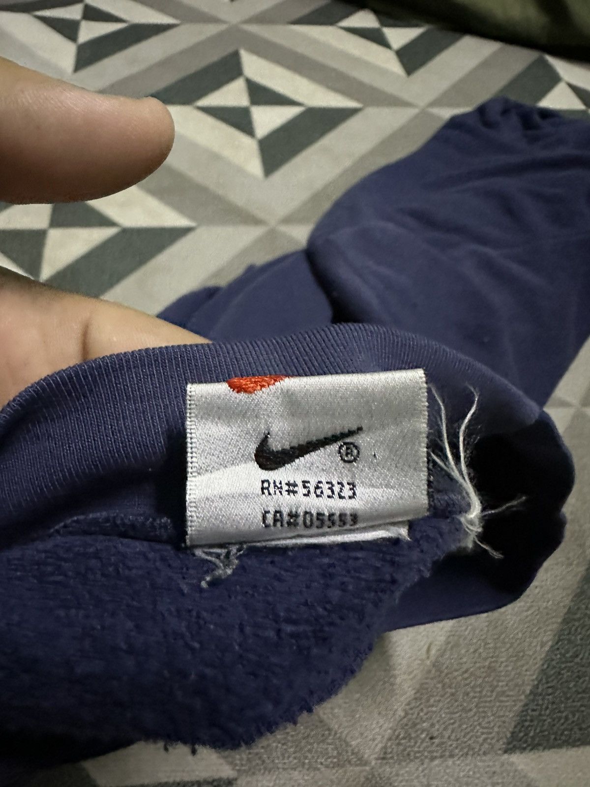 Nike Vintage 90s Nike crew-neck sweatshirt with embroidered logo Size US L / EU 52-54 / 3 - 6 Thumbnail