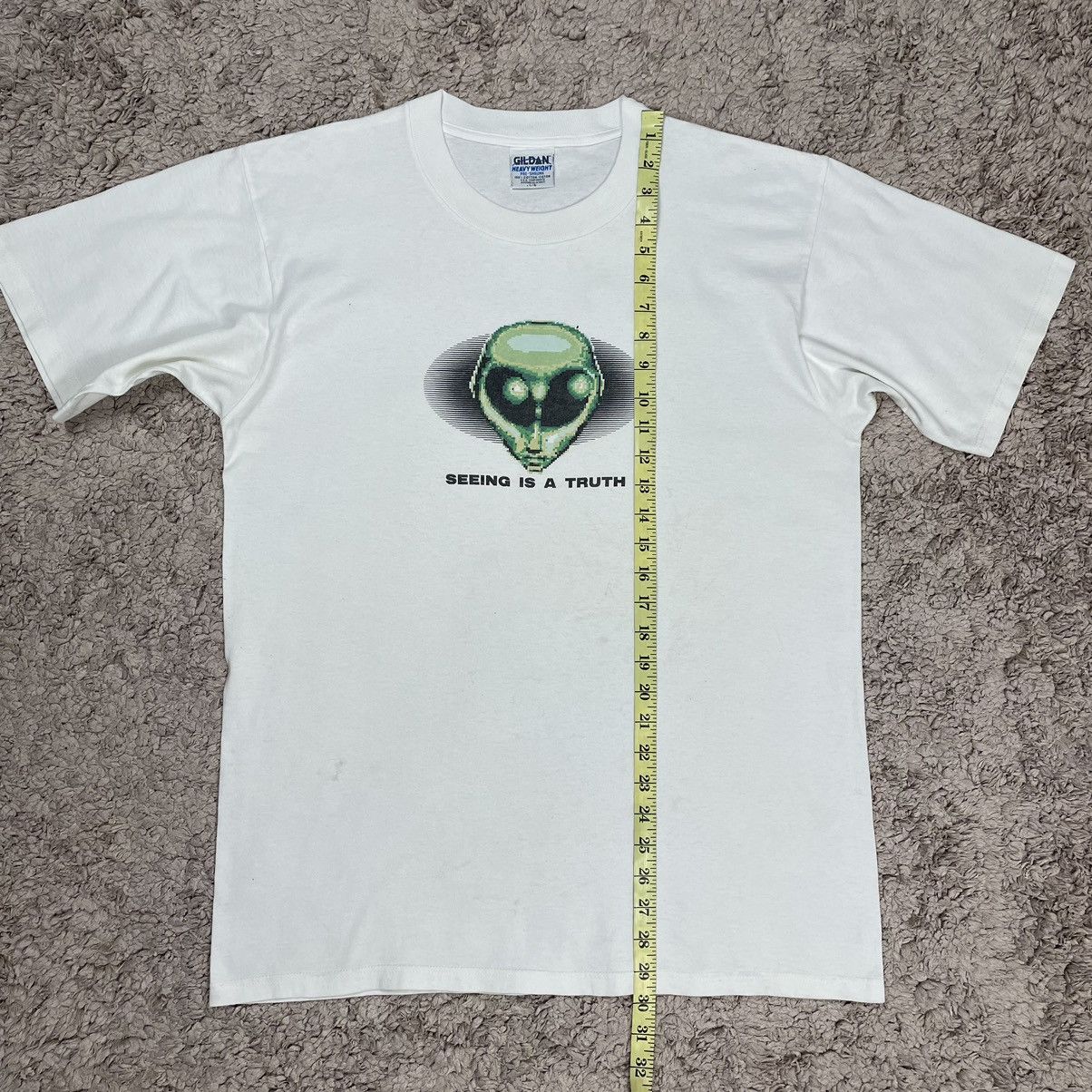 Vintage Vintage Gildan Alien Workshop Centre Logo T-shirt Size US L / EU 52-54 / 3 - 15 Thumbnail
