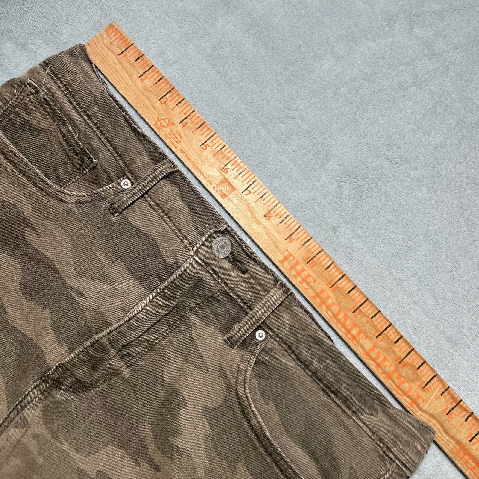 Levi's Levis Slim Straight Woodland Camo Jeans Women 32x28 Skinny Size 28" / US 6 / IT 42 - 11 Thumbnail