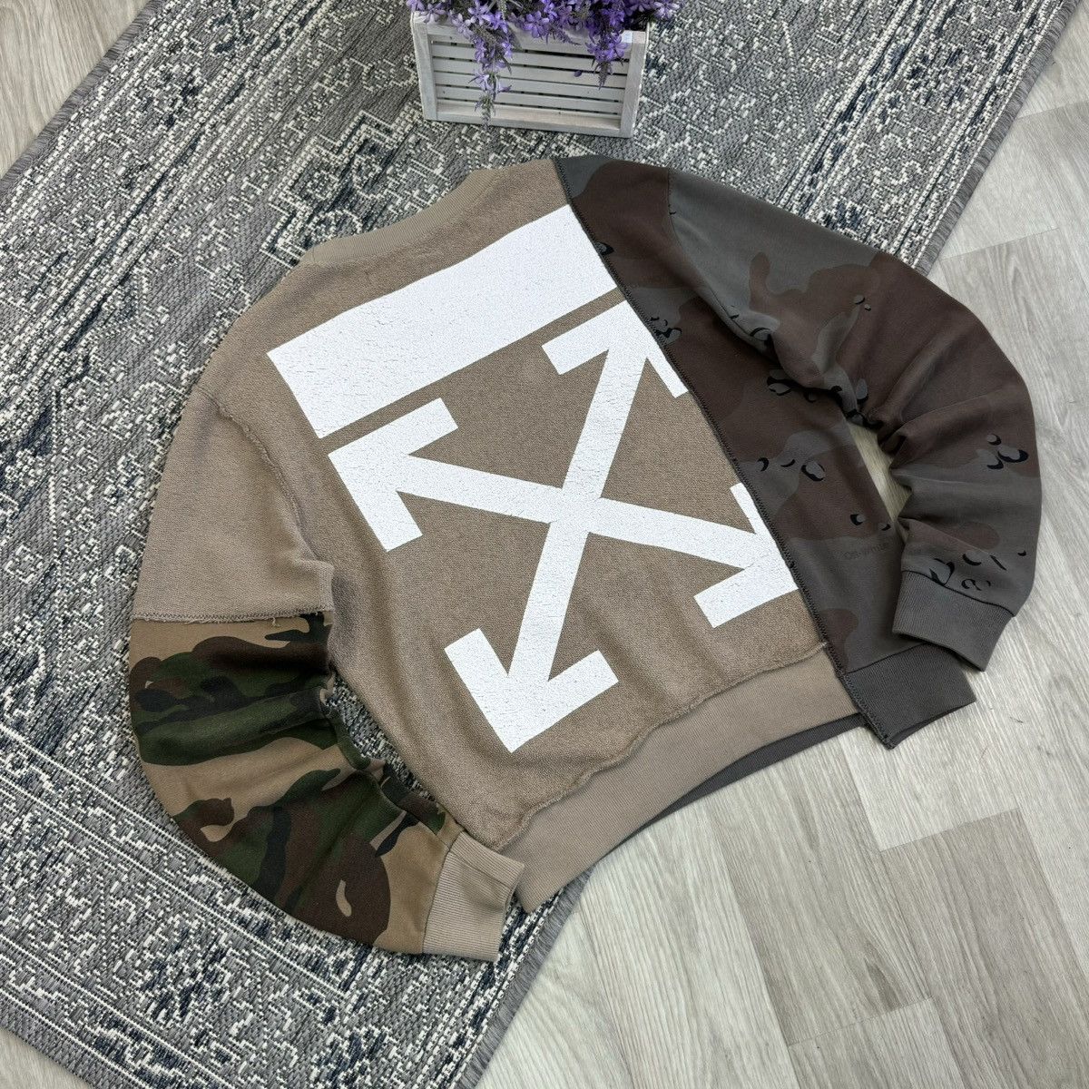 Off-White OFF-WHITE c/o VIRGIL RECONSTRUCTED CAMO SWEATSHIRT Size US S / EU 44-46 / 1 - 3 Thumbnail