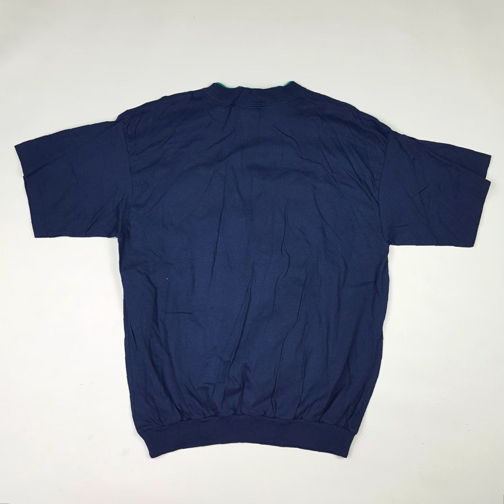 Vintage VINTAGE 90s Farm Animals Cow Chicken Men's T Shirt Crewneck Navy Blue Size M Sarah Renata Size US M / EU 48-50 / 2 - 7 Thumbnail