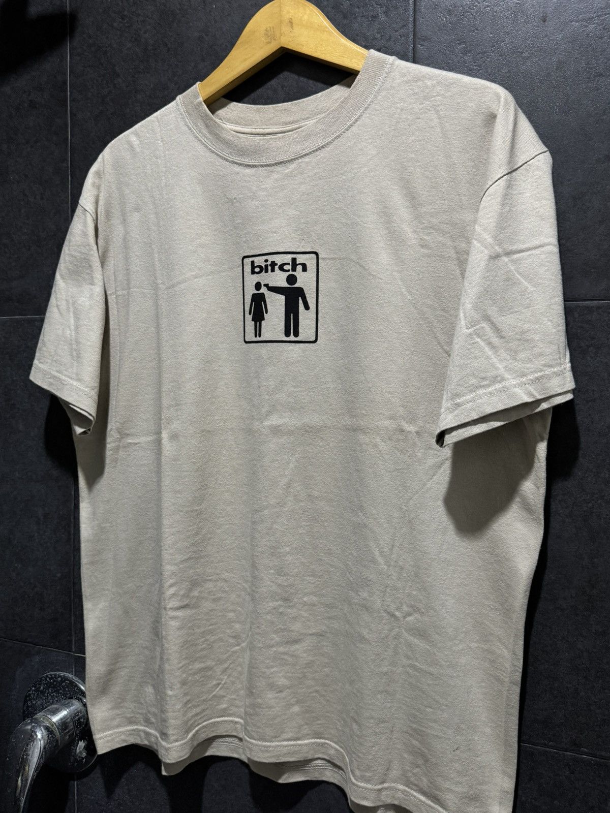 Other Vintage 00s Bitch Skateboard Tshirt Size US L / EU 52-54 / 3 - 4 Thumbnail