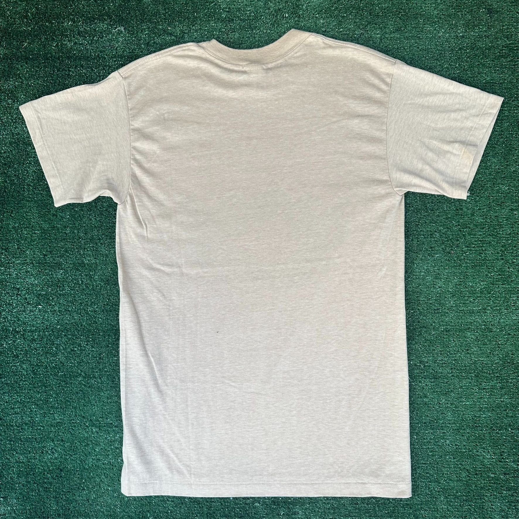 Vintage Vintage 80s MacDill AFB Hospital T-Shirt Military Air Force Size US M / EU 48-50 / 2 - 9 Thumbnail