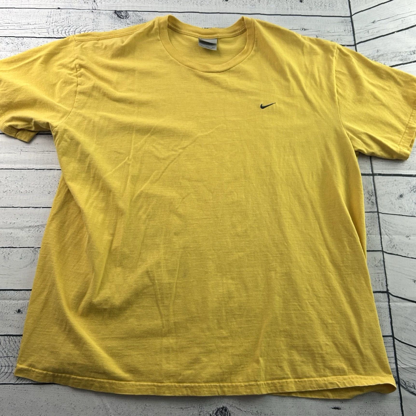 Nike Vintage Nike Short Sleeve T Shirt Men 2XL Yellow Essential Check Shirt Mens XXL Nike Short Sleeve T-Shirt Yellow 2XL Vintage Size US XXL / EU 58 / 5 - 2 Thumbnail