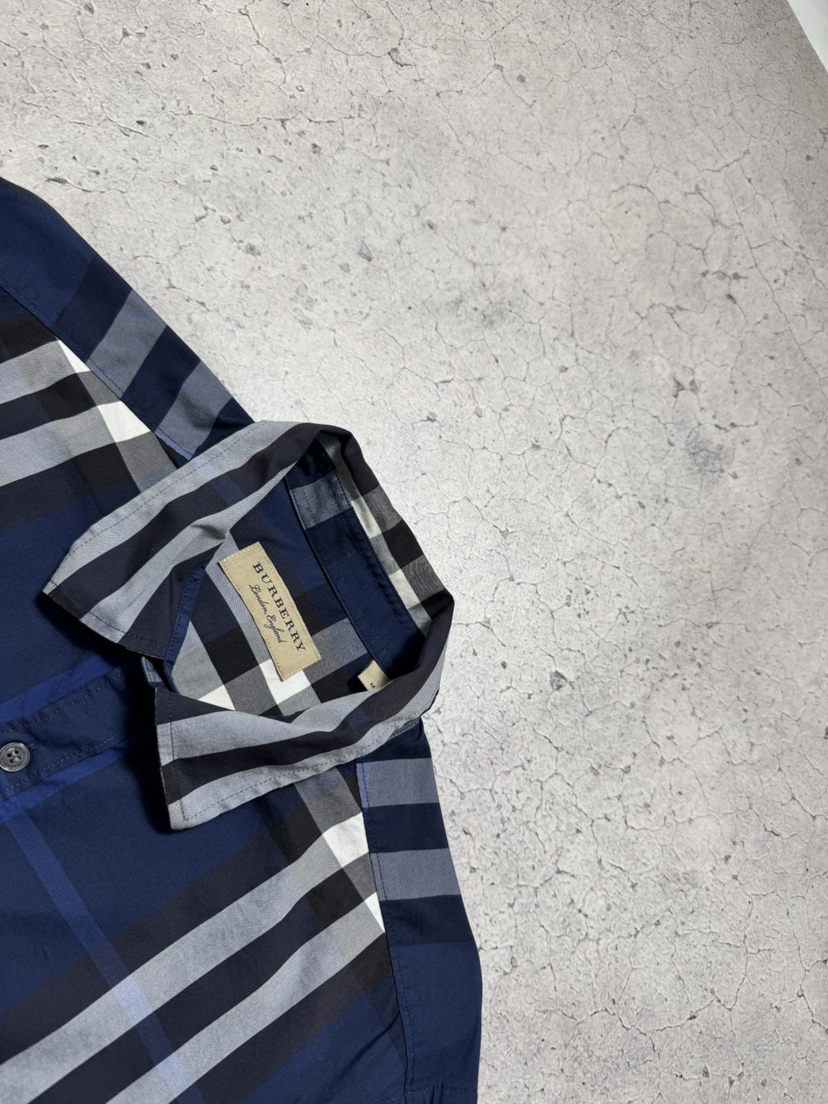 Burberry Burberry Checked Button Up Shirt Luxury Size M Size US M / EU 48-50 / 2 - 7 Thumbnail