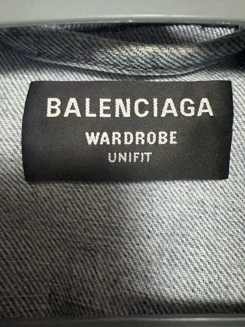Balenciaga Balenciaga Light Blue 3B Distressed Denim Jacket Size US S / EU 44-46 / 1 - 3 Thumbnail