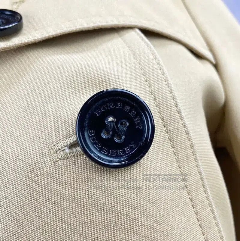 Burberry Burberry Women's Khaki Trench Coat M Size. Size M / US 6-8 / IT 42-44 - 2 Thumbnail