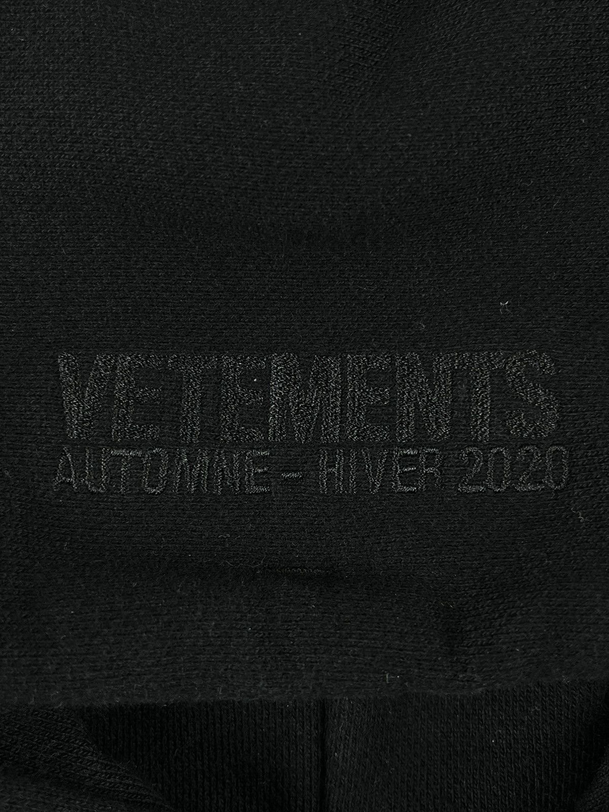 Vetements AW19 Vetements Translation Side Tag Logo Hoodie Black Size US XS / EU 42 / 0 - 5 Thumbnail