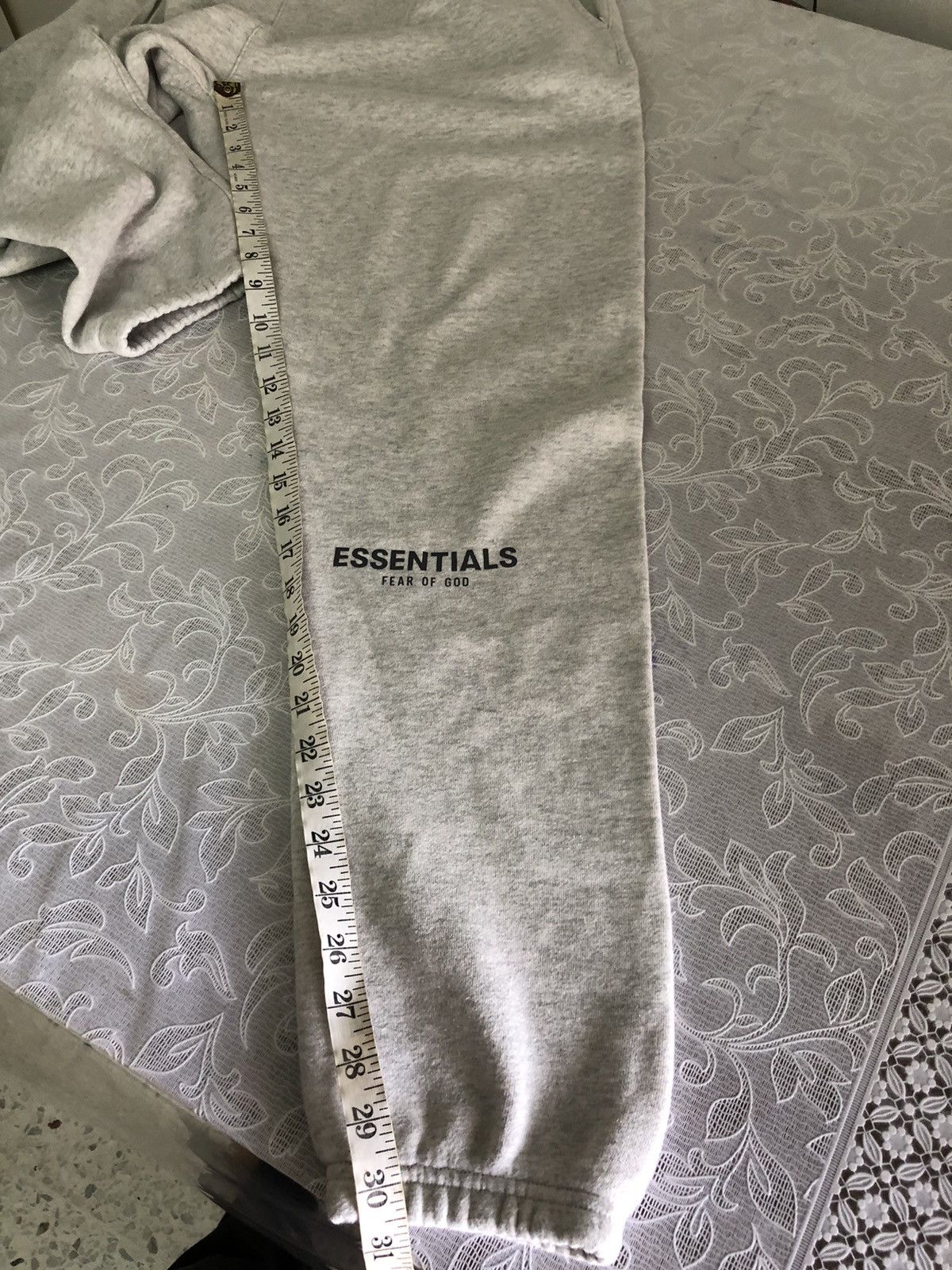 Essentials Essentials x Fear of God Gray Core Sweatpants Size US 33 - 22 Thumbnail