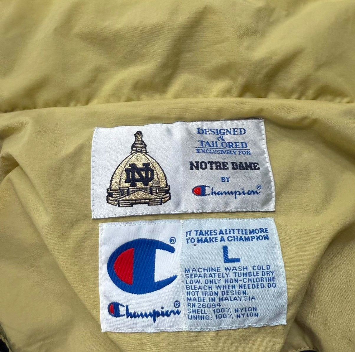Champion Vintage norte dame windbreaker Size US L / EU 52-54 / 3 - 2 Thumbnail