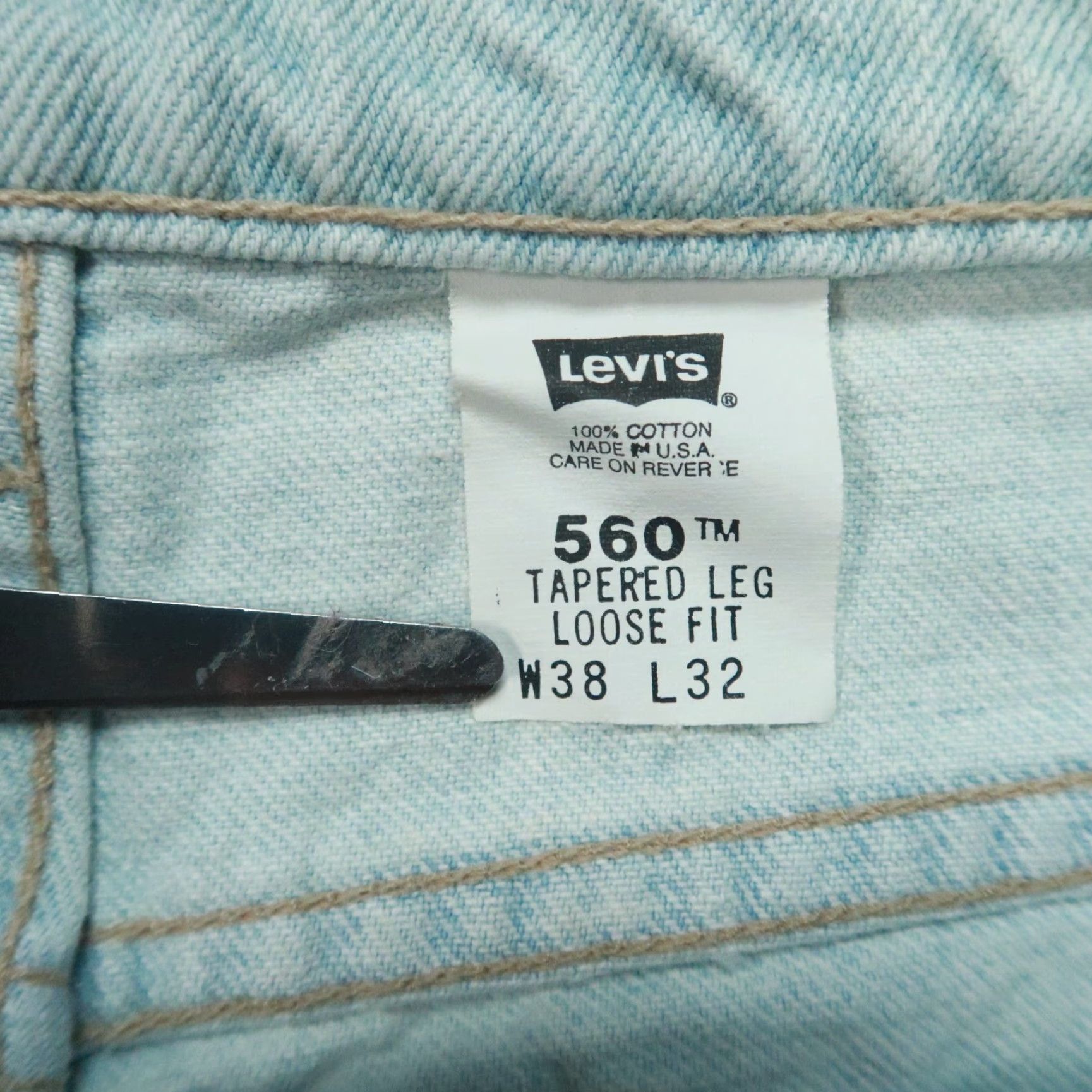 Levi's VINTAGE Levi's Jeans Mens 37x32 Blue 560 Tapered Leg Loose Fit 90s USA Irregular Size US 37 - 4 Thumbnail