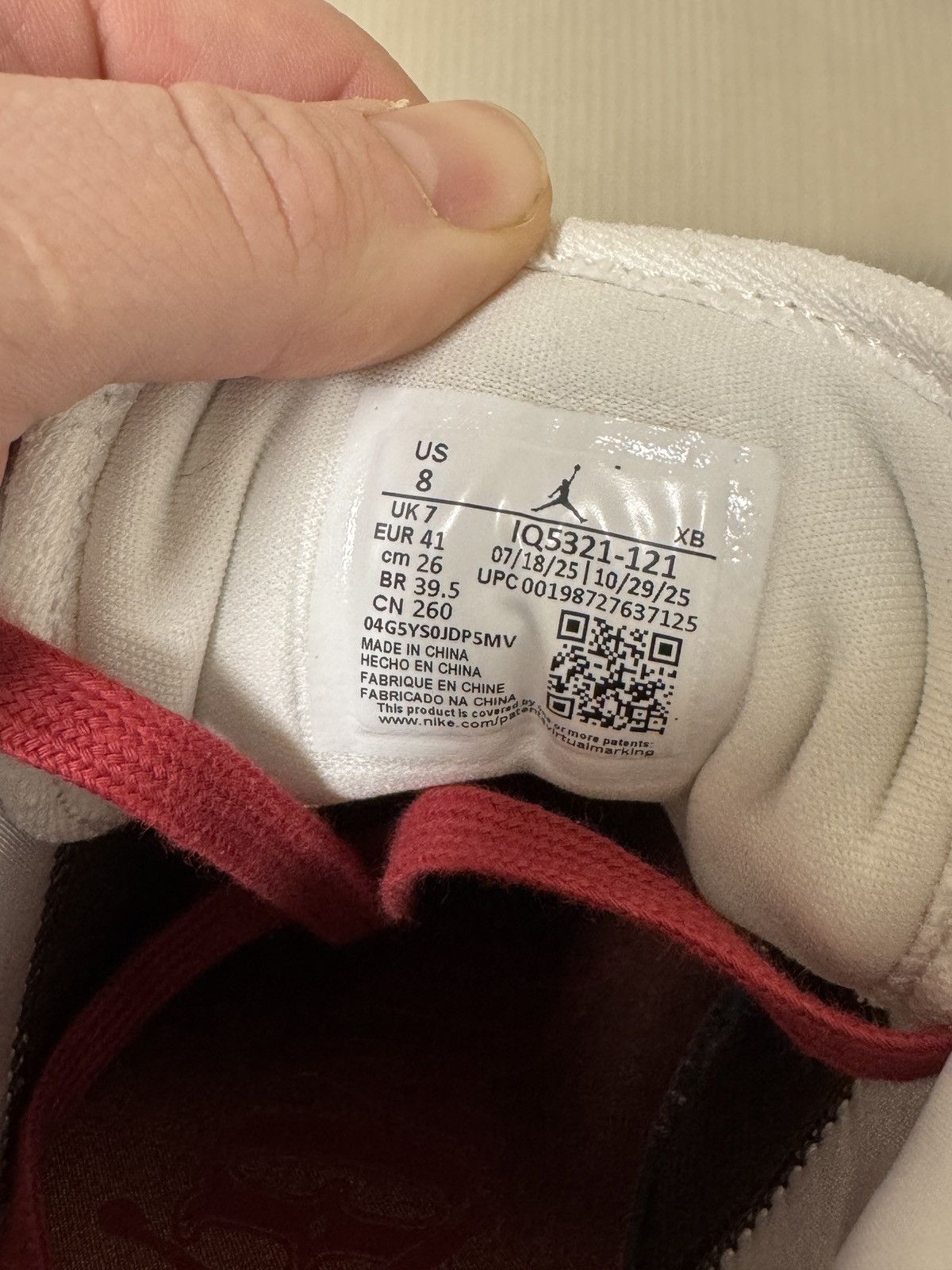 Nike Air Jordan 1 Low SE Size US 8 / EU 41 - 17 Thumbnail