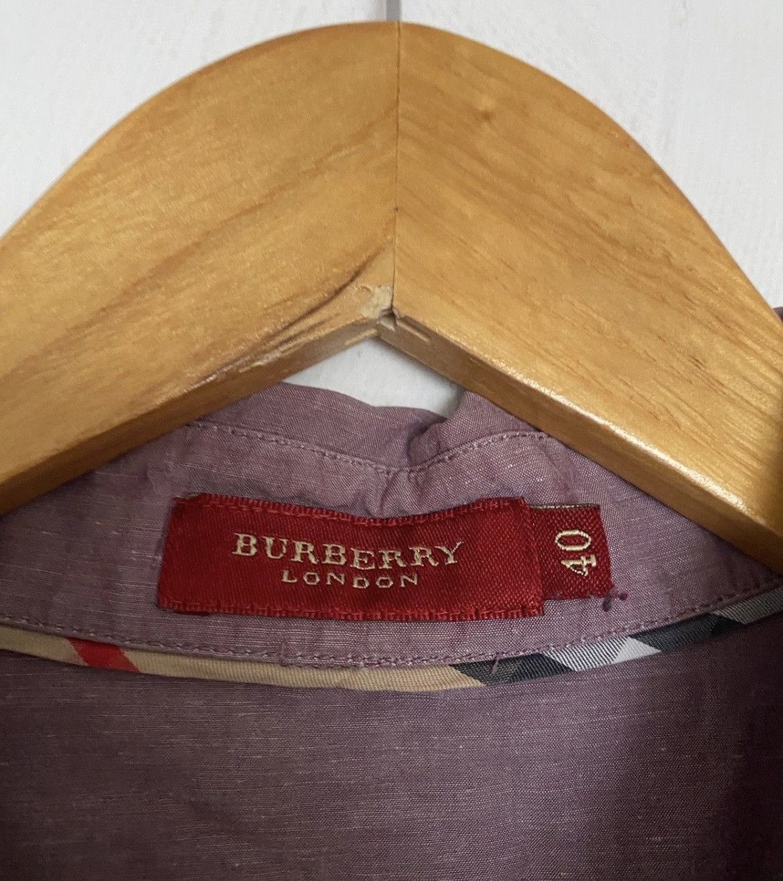Vintage women lavenda Luxury burberry shirt with epaulettes