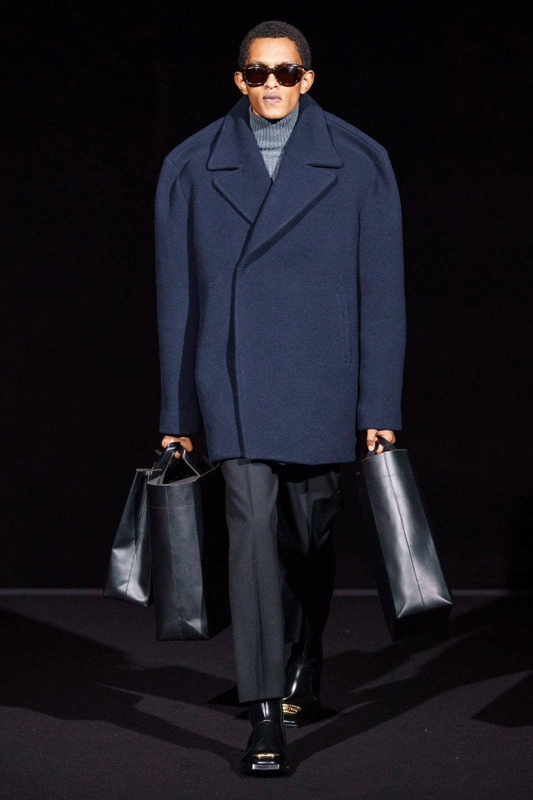 Balenciaga Balenciaga F/W 2019 Steriod shoulder Peacoat jacket Size US S / EU 44-46 / 1 - 1 Thumbnail
