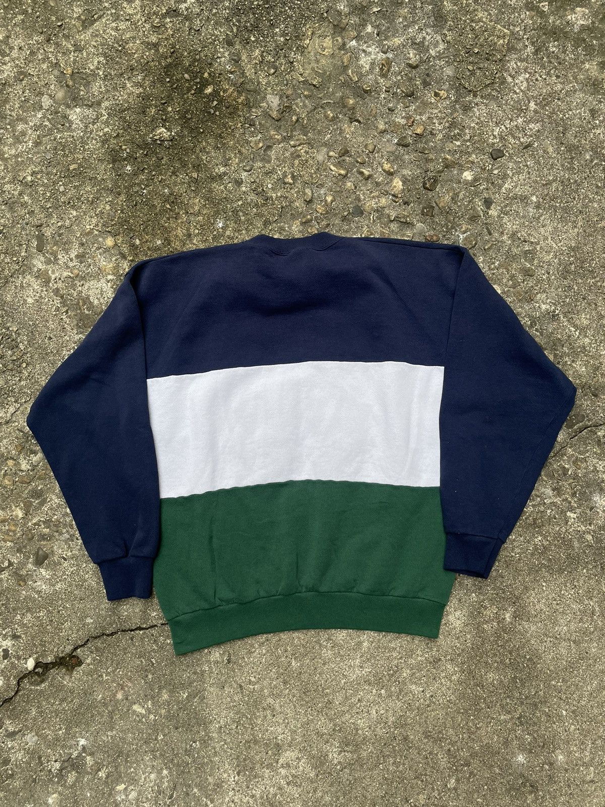 Mickey Mouse VTG 1990’s Mickey Mouse Embroidered Crewneck Sweatshirt Size US L / EU 52-54 / 3 - 3 Thumbnail