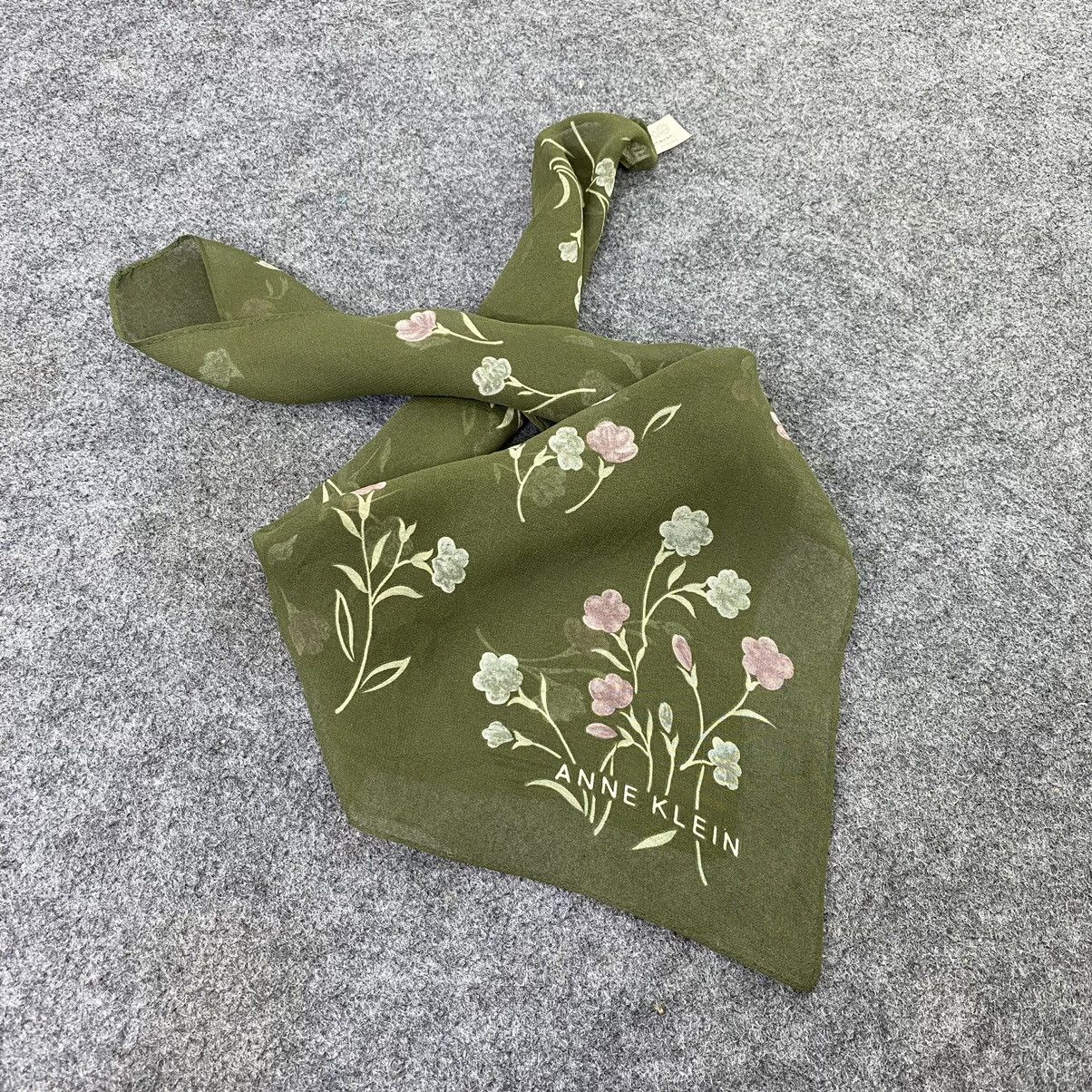 Anne Klein Handkerchief / Bandana / Neckerchief-B510