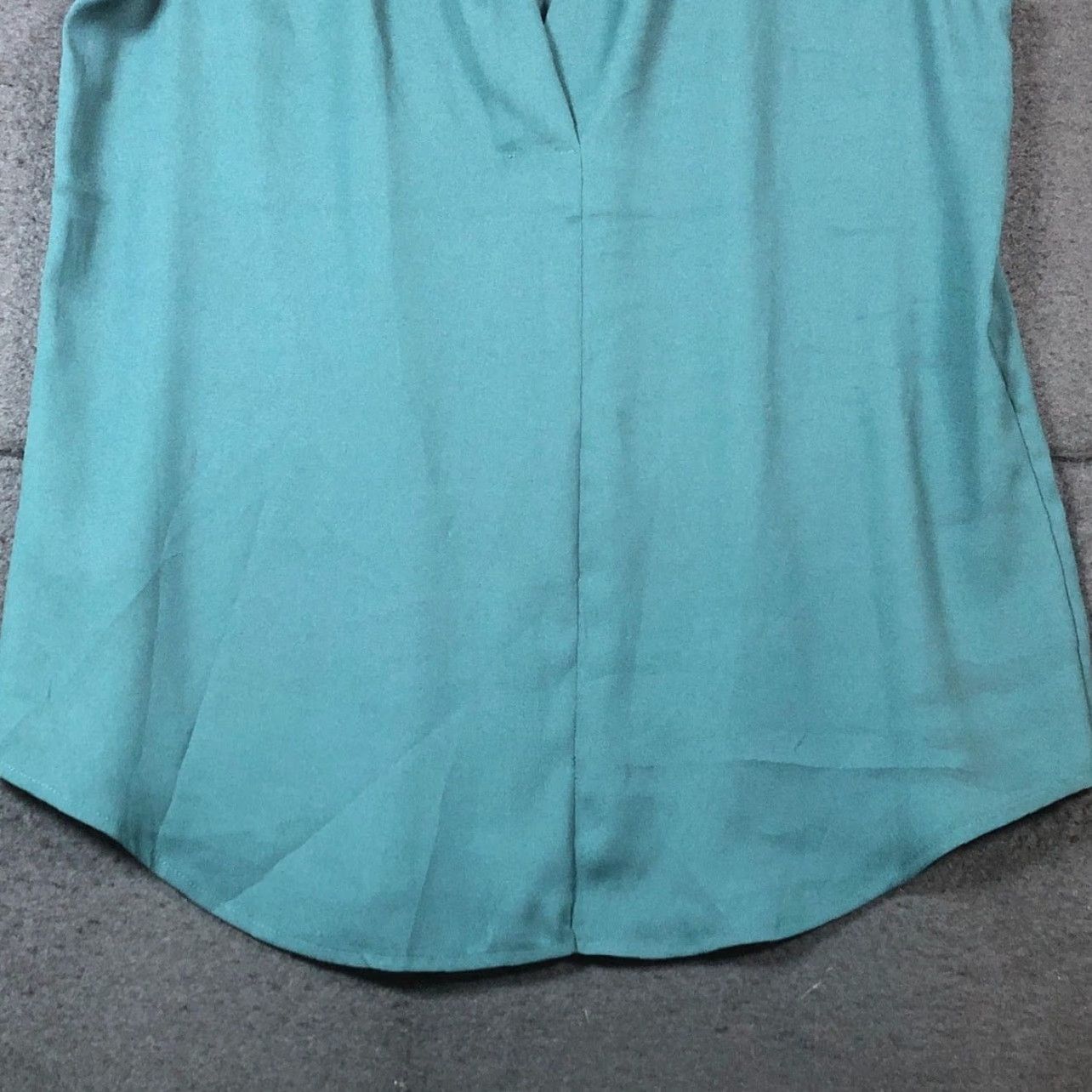 Express Express Blouse Green V-Neck Sleeveless Small Womens Shirt Size S / US 4 / IT 40 - 3 Thumbnail
