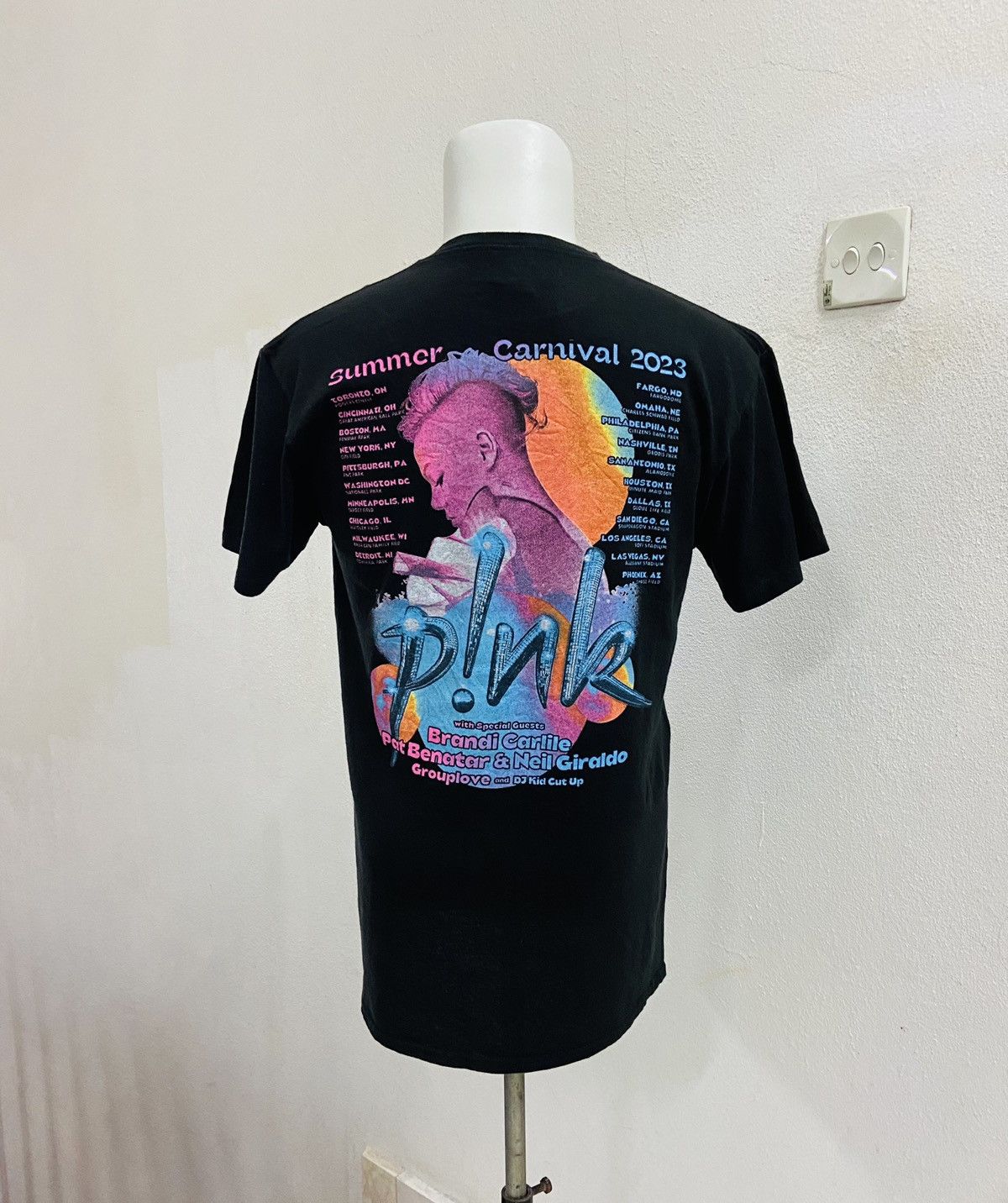 Band Tees PINK SUMMER CARNIVAL 2023 Size US M / EU 48-50 / 2 - 6 Thumbnail