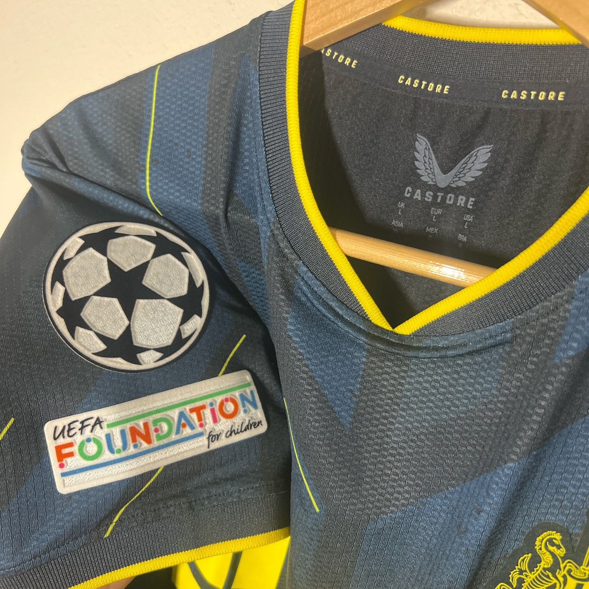 Castore Newcastle 2023-2024 Third Jersey UCL | Vintage Soccer Size US L / EU 52-54 / 3 - 2 Thumbnail