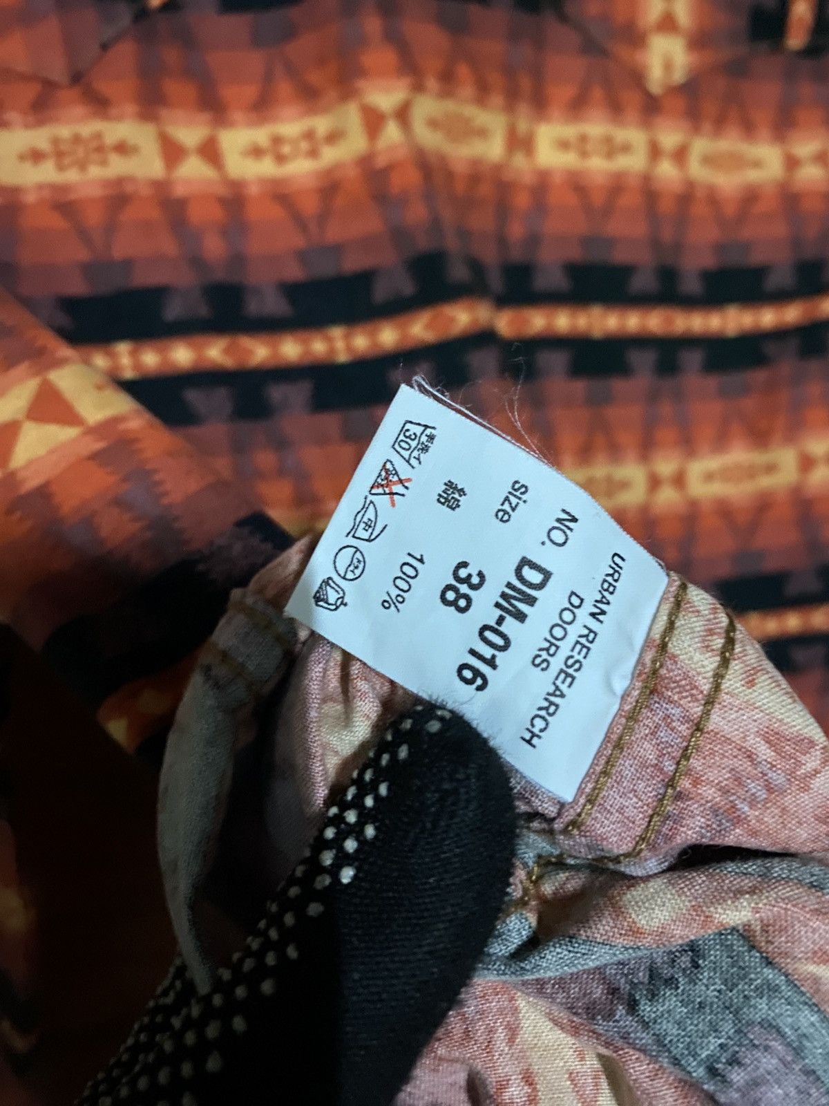 URBAN RESEARCH DOORS Urban Research DOORS Tribal Pattern Cotton Shirt Japanese Size US S / EU 44-46 / 1 - 10 Thumbnail