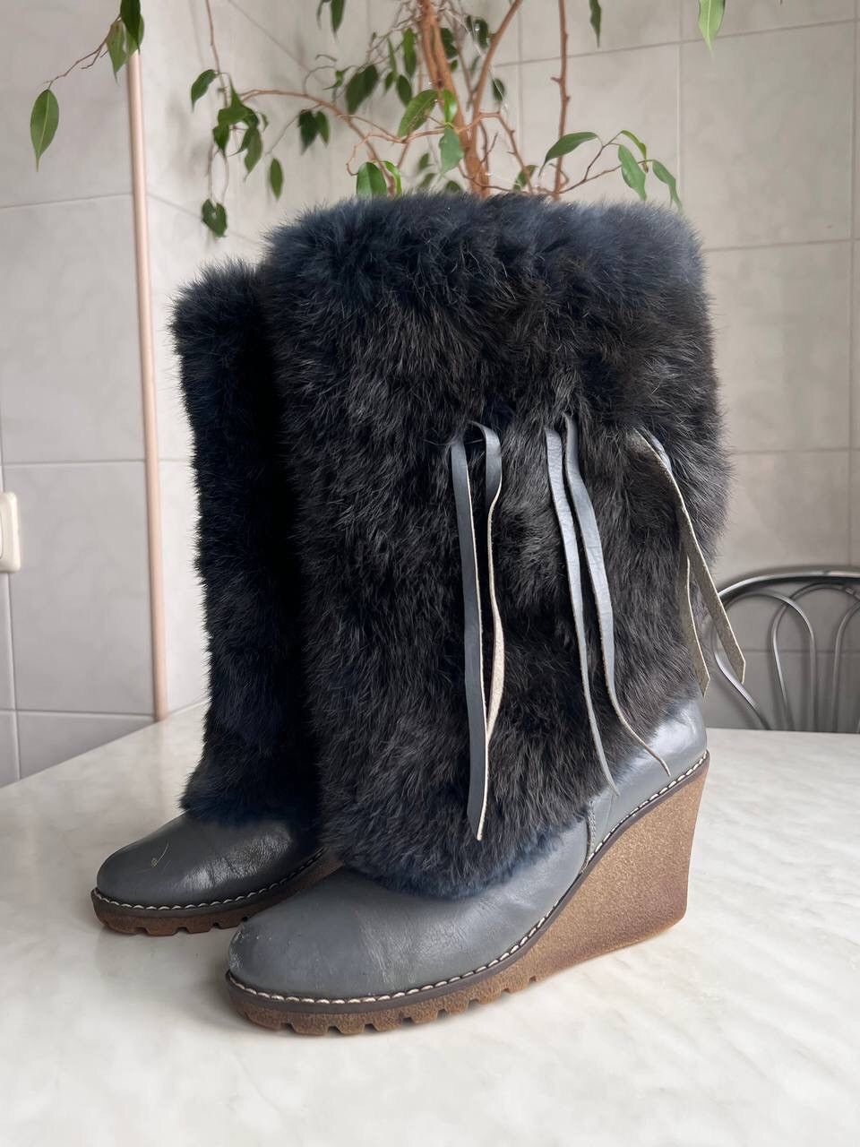 Yeti Fur Yeti Vintage Winter High Platform Boots Y2K 2000s FUR Size US 7 / IT 37 - 1 Thumbnail