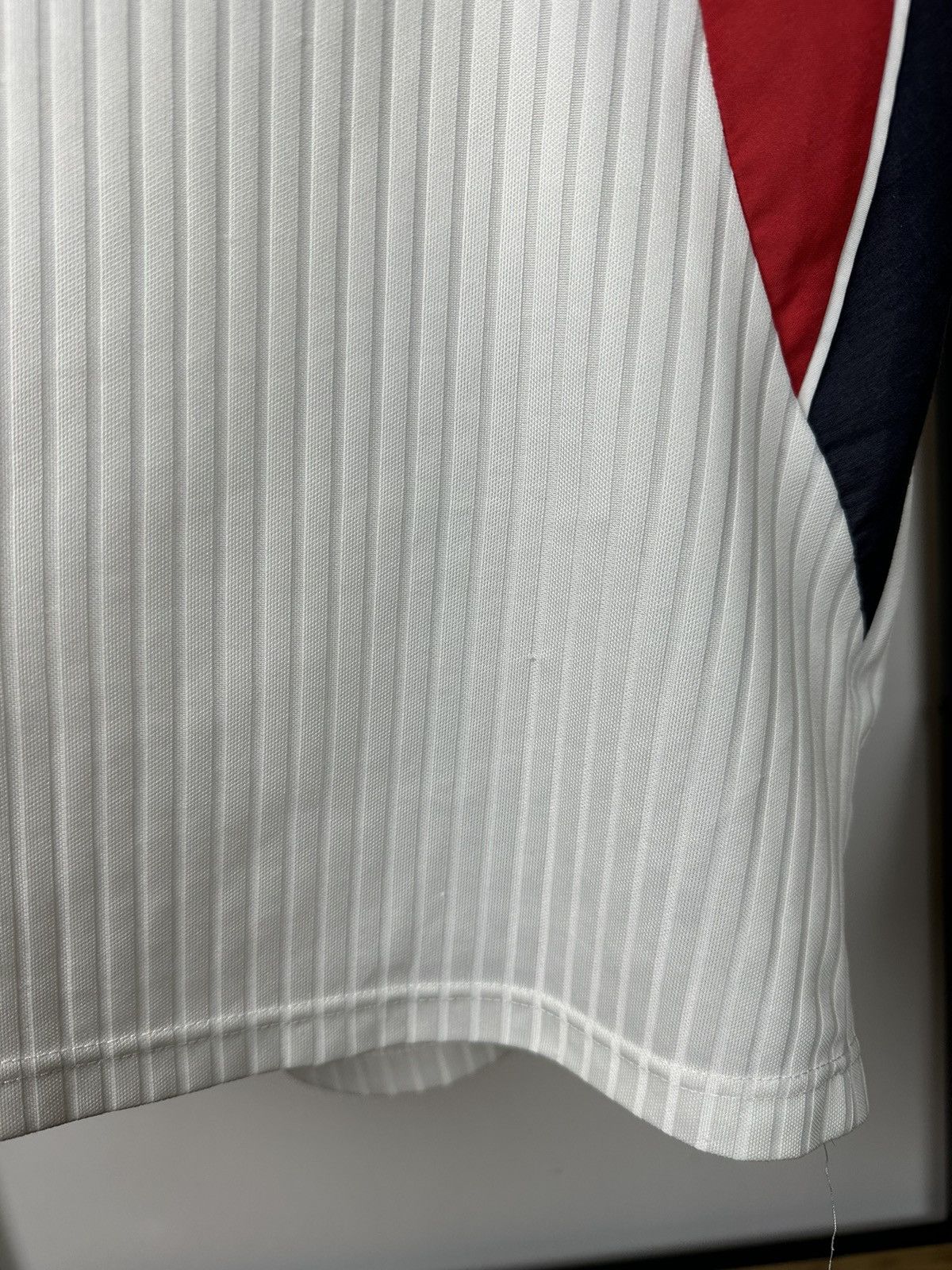Umbro Vintage 1997-1999 England Umbro #9 Shearer Jersey Home Kit L Size US L / EU 52-54 / 3 - 9 Thumbnail