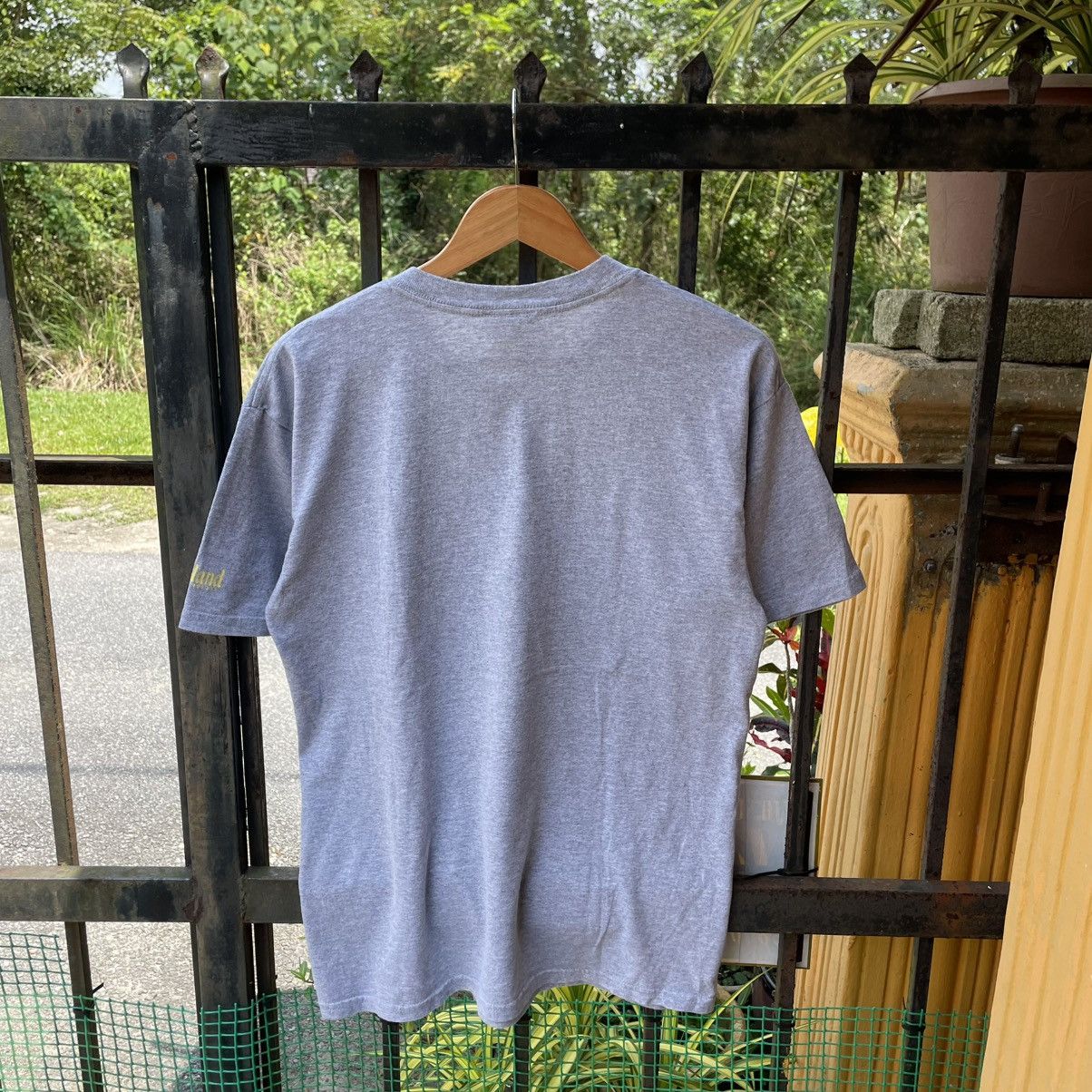 Vintage 🔥Vintage Y2K Finding Demo Bruce Shark Villain Promo Tee Size US L / EU 52-54 / 3 - 2 Thumbnail