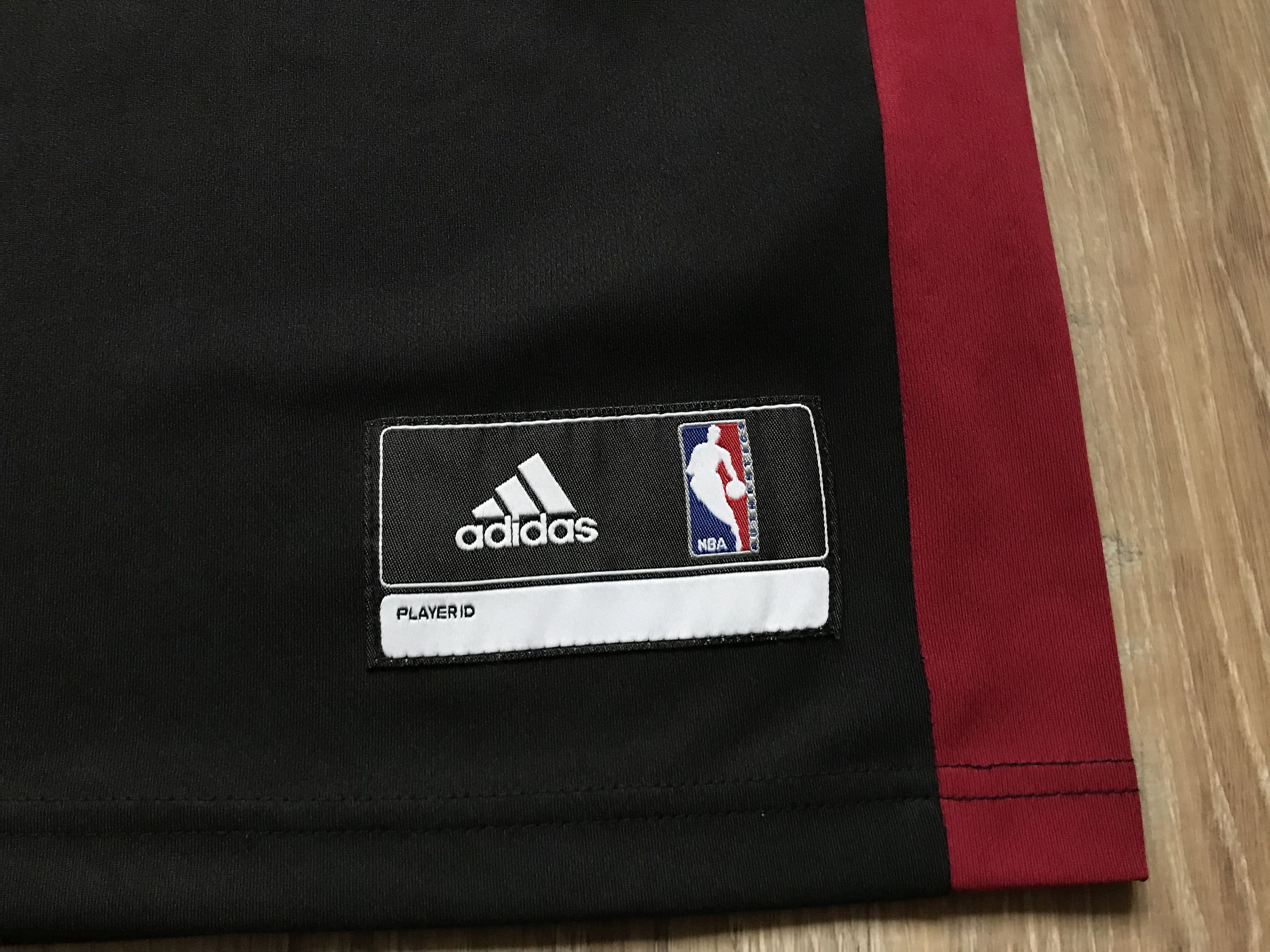 Adidas × NBA × Vintage Adidas Vintage Miami Heat LeBron James #6 Jersey Size US XS / EU 42 / 0 - 7 Thumbnail