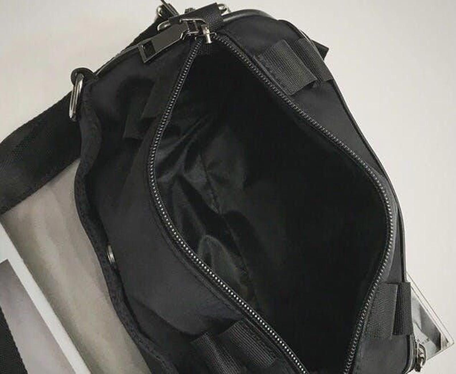 Japanese Brand Black Buckle Crossbody Shoulder Bag Size ONE SIZE - 8 Thumbnail