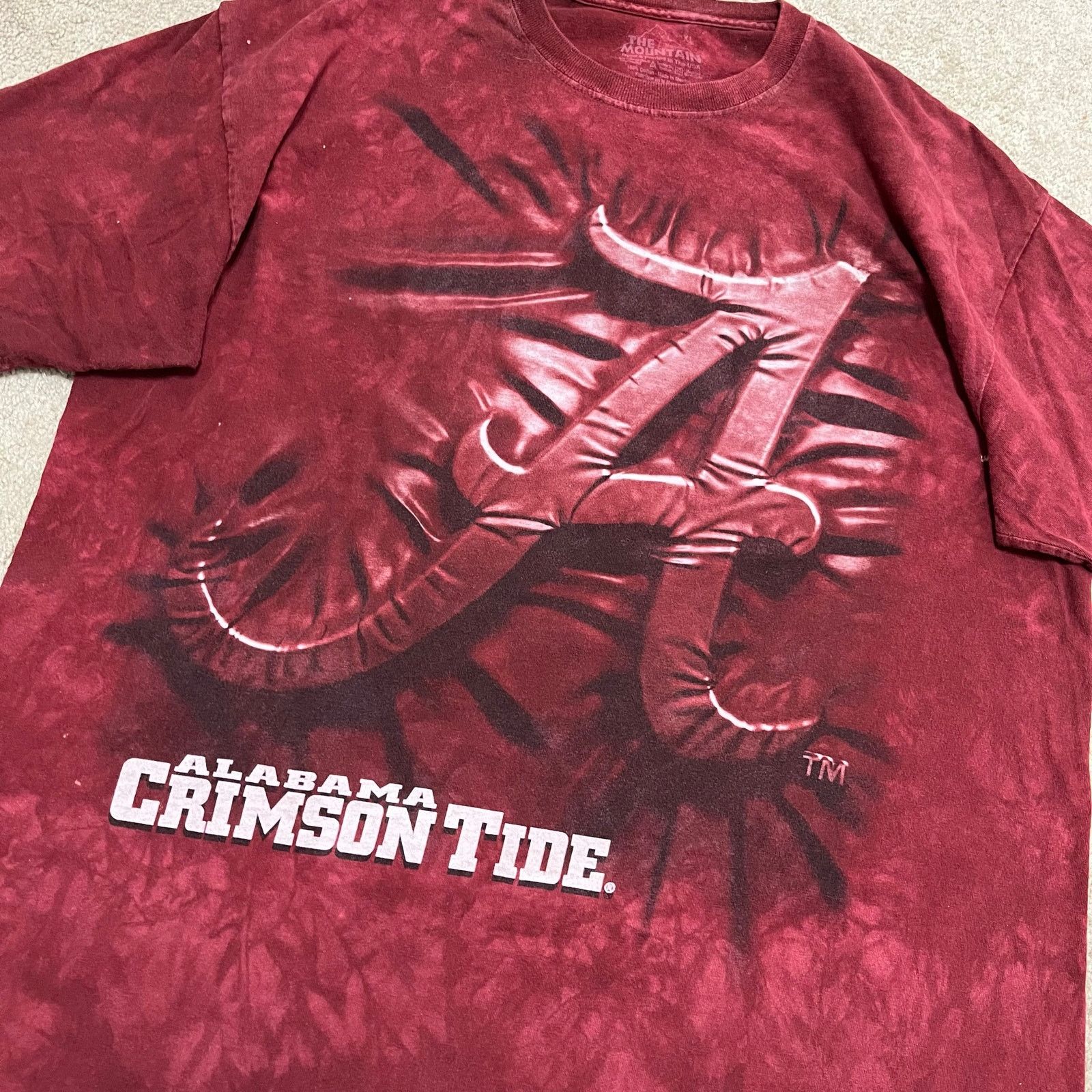 The Mountain The Mountain Alabama Crimson Tide Red Graphic Shirt XL Size US XL / EU 56 / 4 - 3 Thumbnail